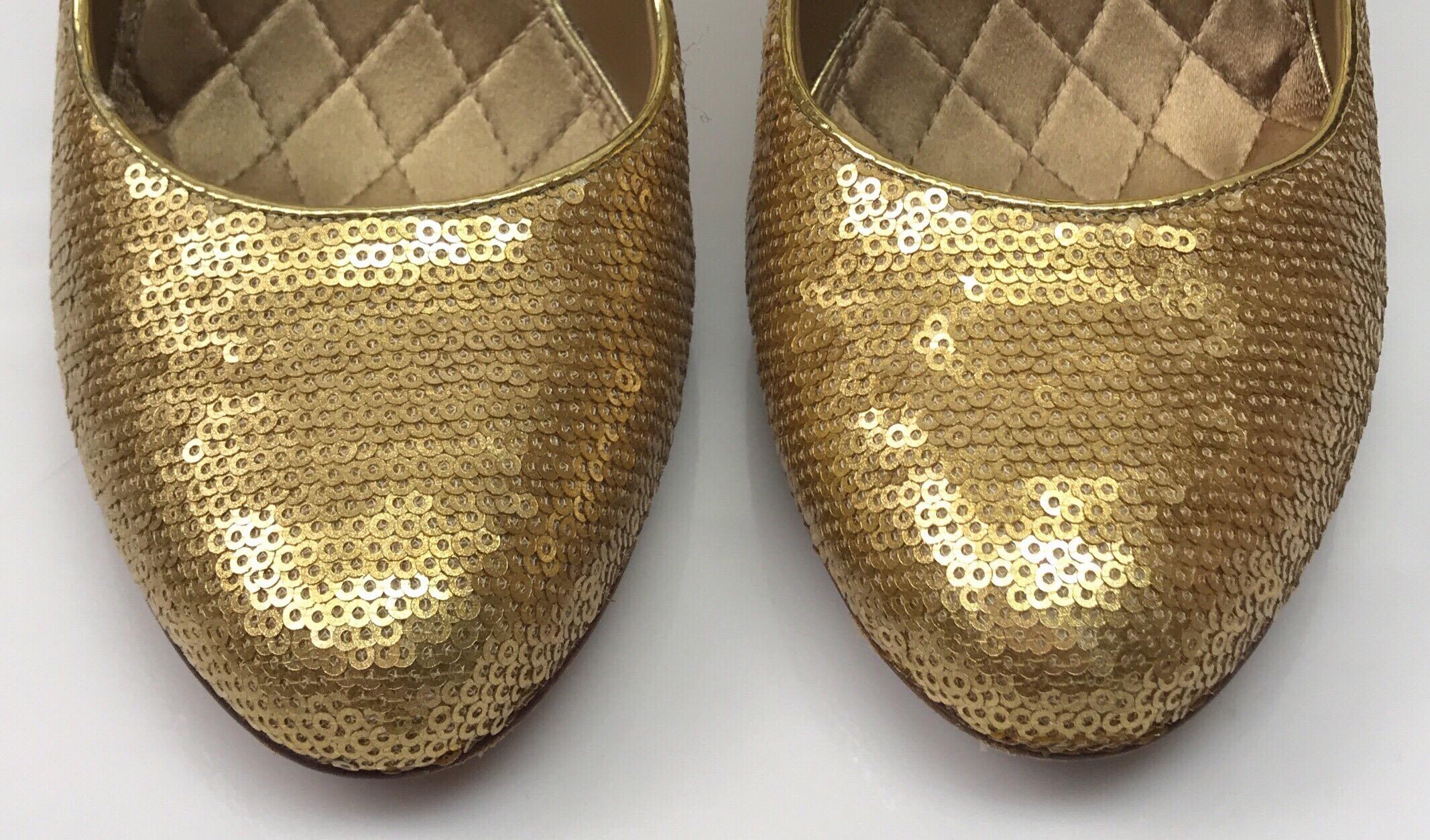 Chaussures Podesua à paillettes en soie dorée CHANEL - 40 Pour femmes en vente