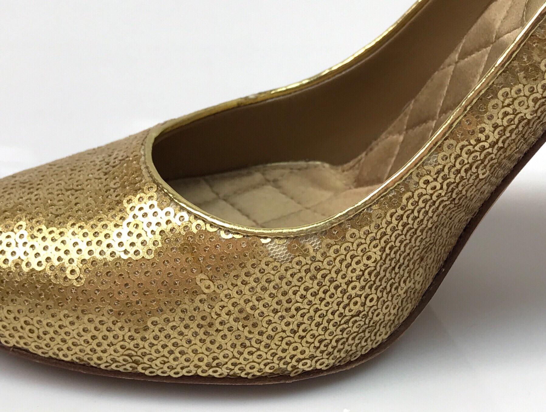 Chaussures Podesua à paillettes en soie dorée CHANEL - 40 en vente 3