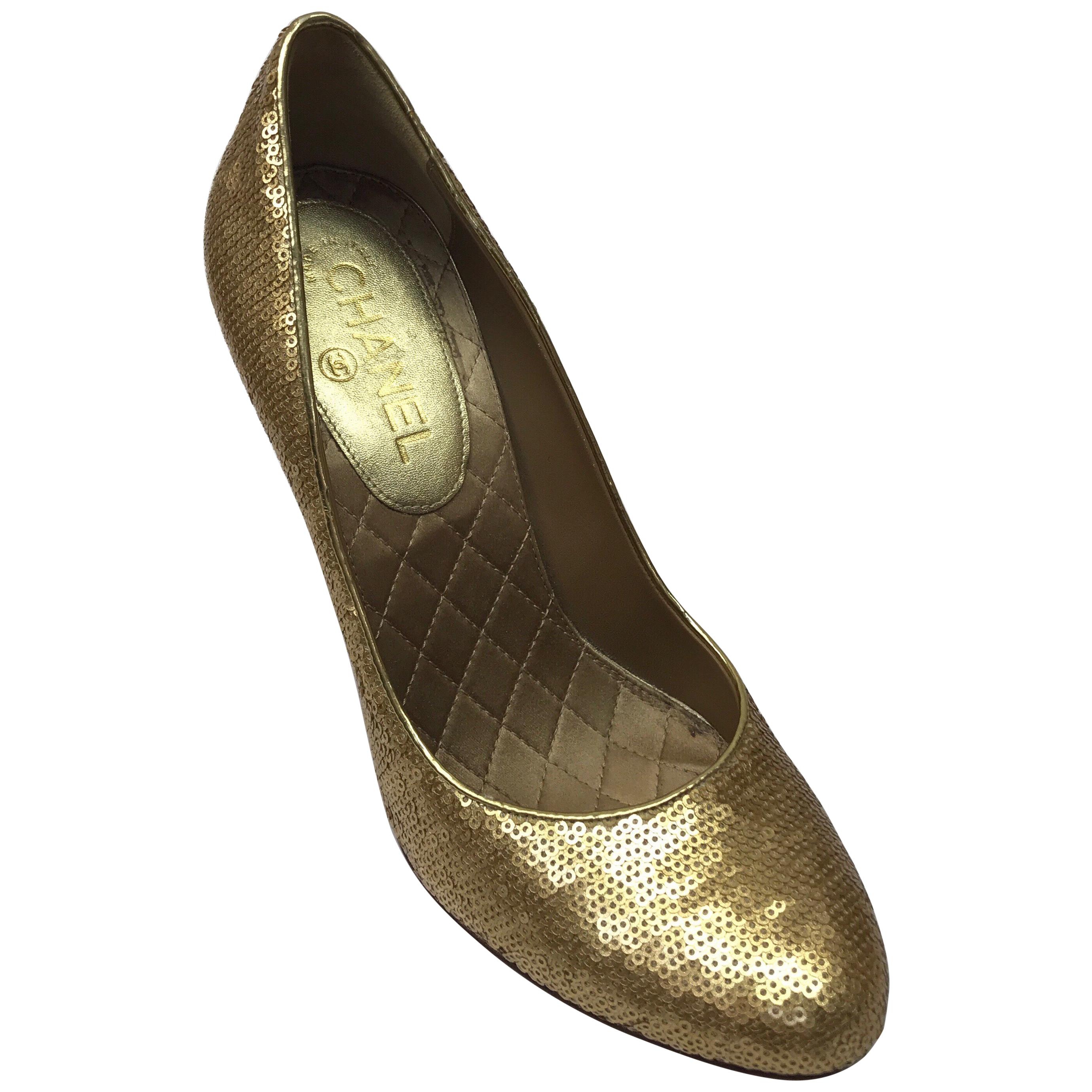 CHANEL Gold Silk Podesua Sequined Pumps - 40 For Sale