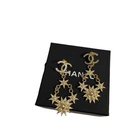 Boucles d'oreilles Chanel « Gold Star » en cristal CC avec fausses perles en forme de goutte