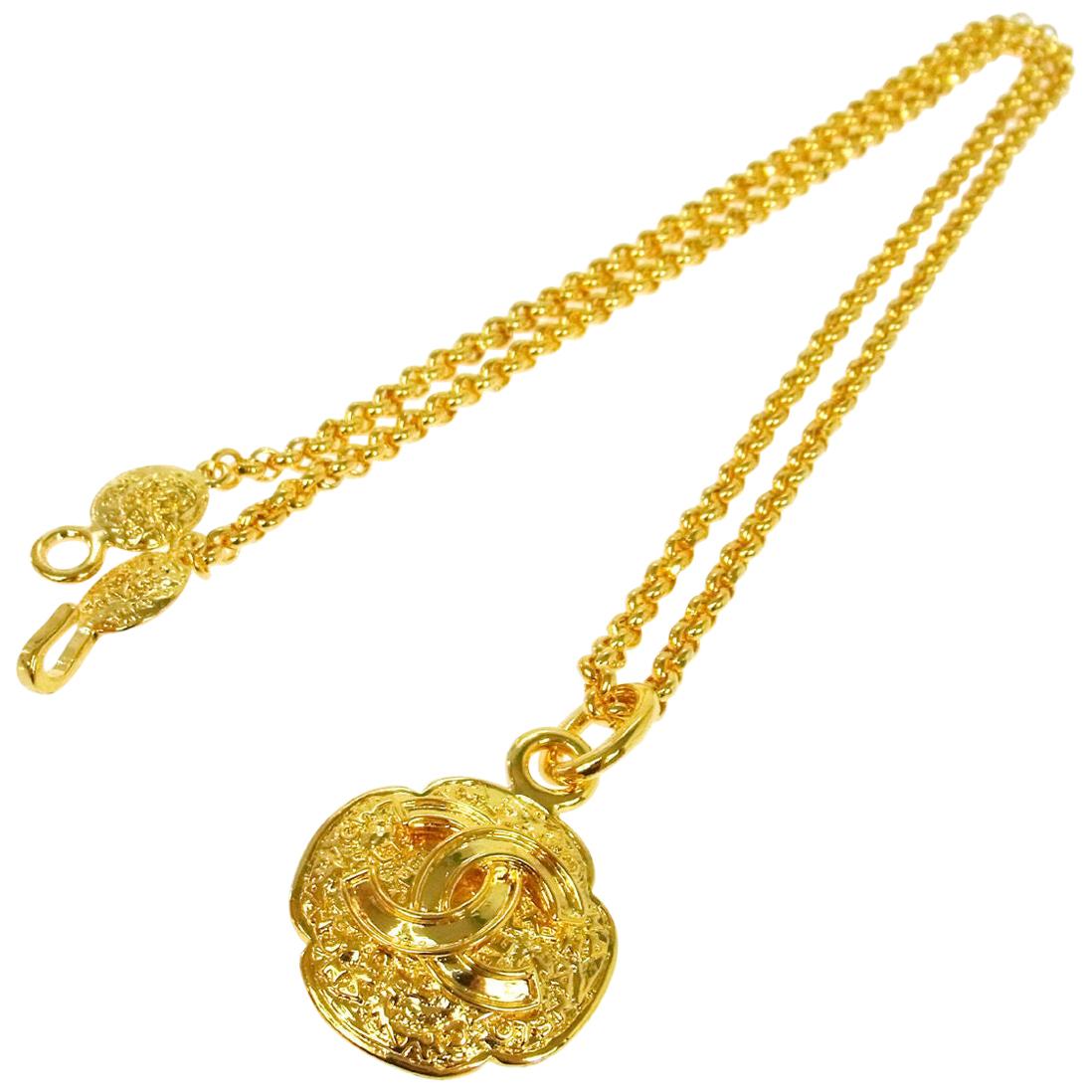 Chanel Gold Textured Crest Charm CC Evening Drop Link  Chain Necklace