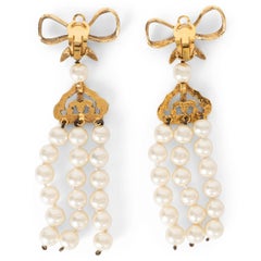CHANEL gold-tone 1970 BOW & PEARL CHANDELIER Clip Earrings