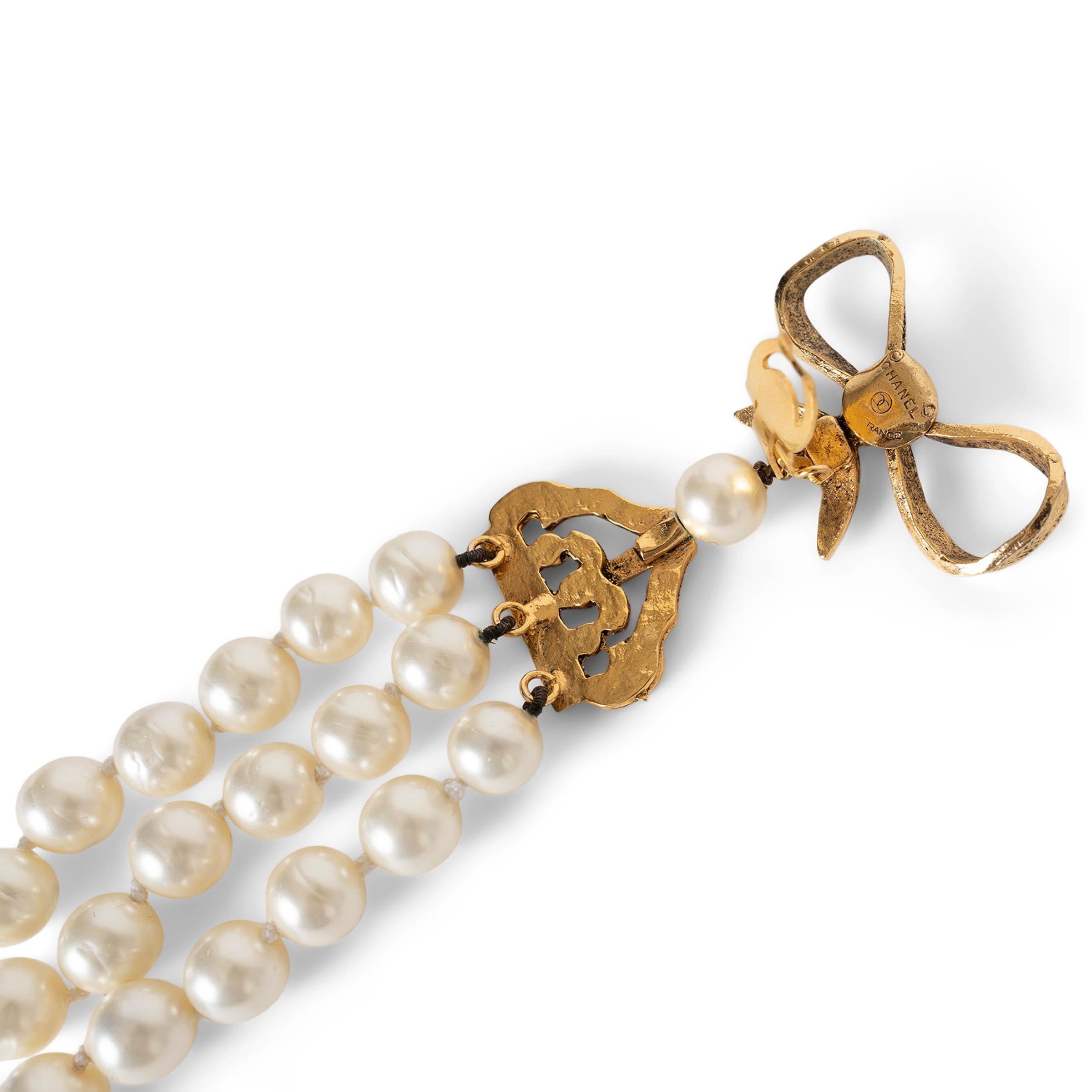 CHANEL gold-tone 1970 BOW & PEARL CHANDELIER Clip Earrings 1