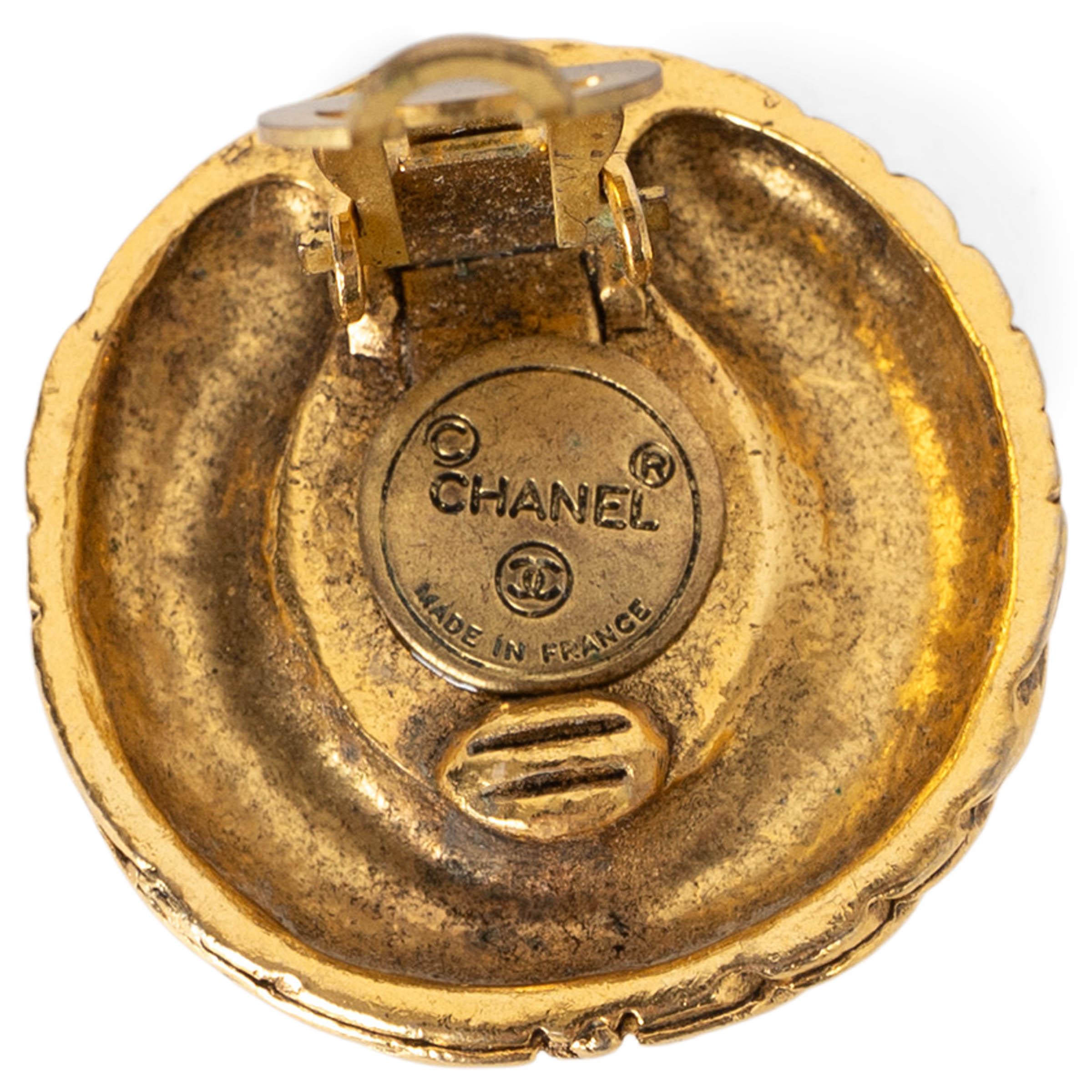 CHANEL gold-tone 1970 CRYSTAL Clip Earrings im Angebot 1