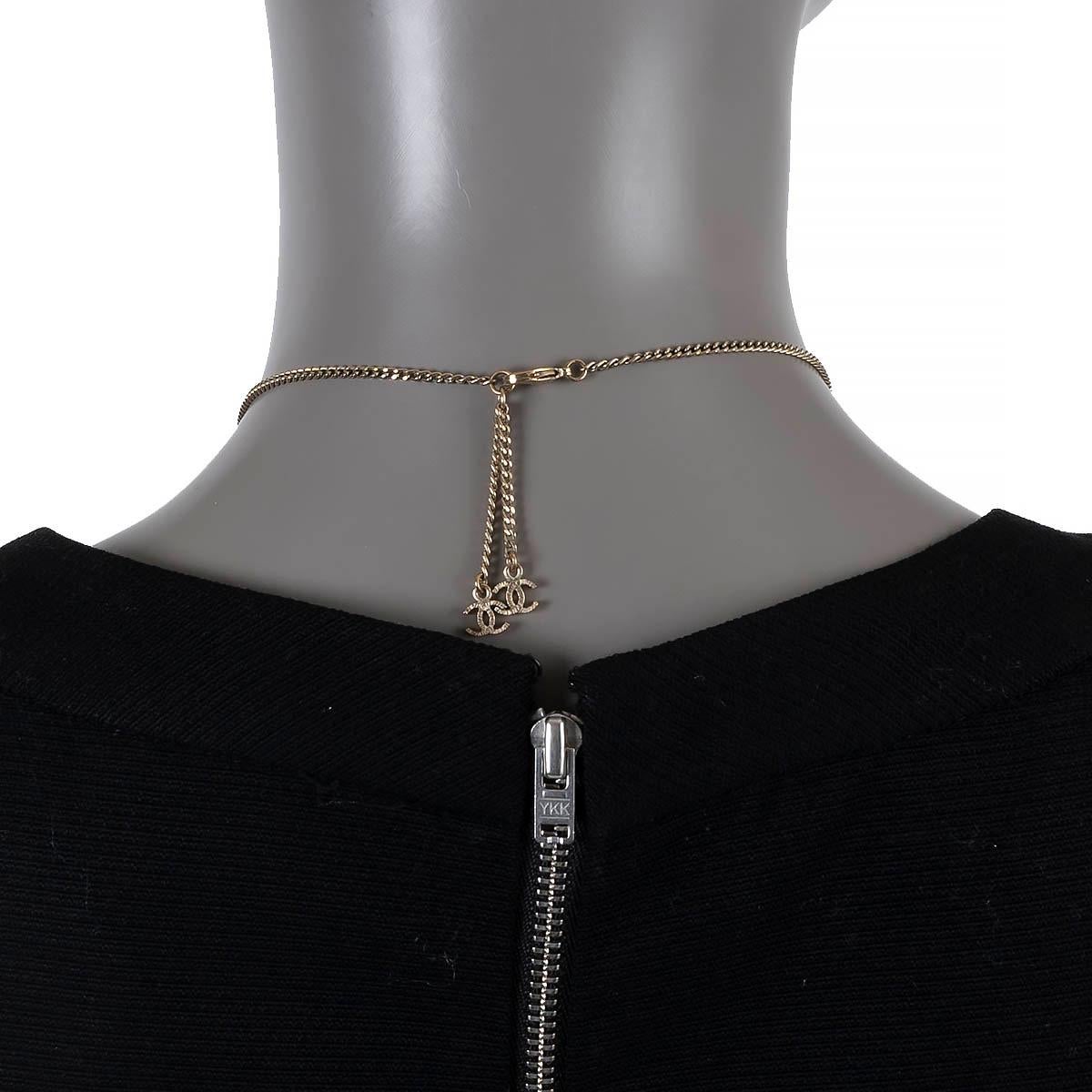 CHANEL Gold-Ton 2014 14V CAMELLIA CRYSTAL & PEARL CHAIN Halskette im Angebot 1