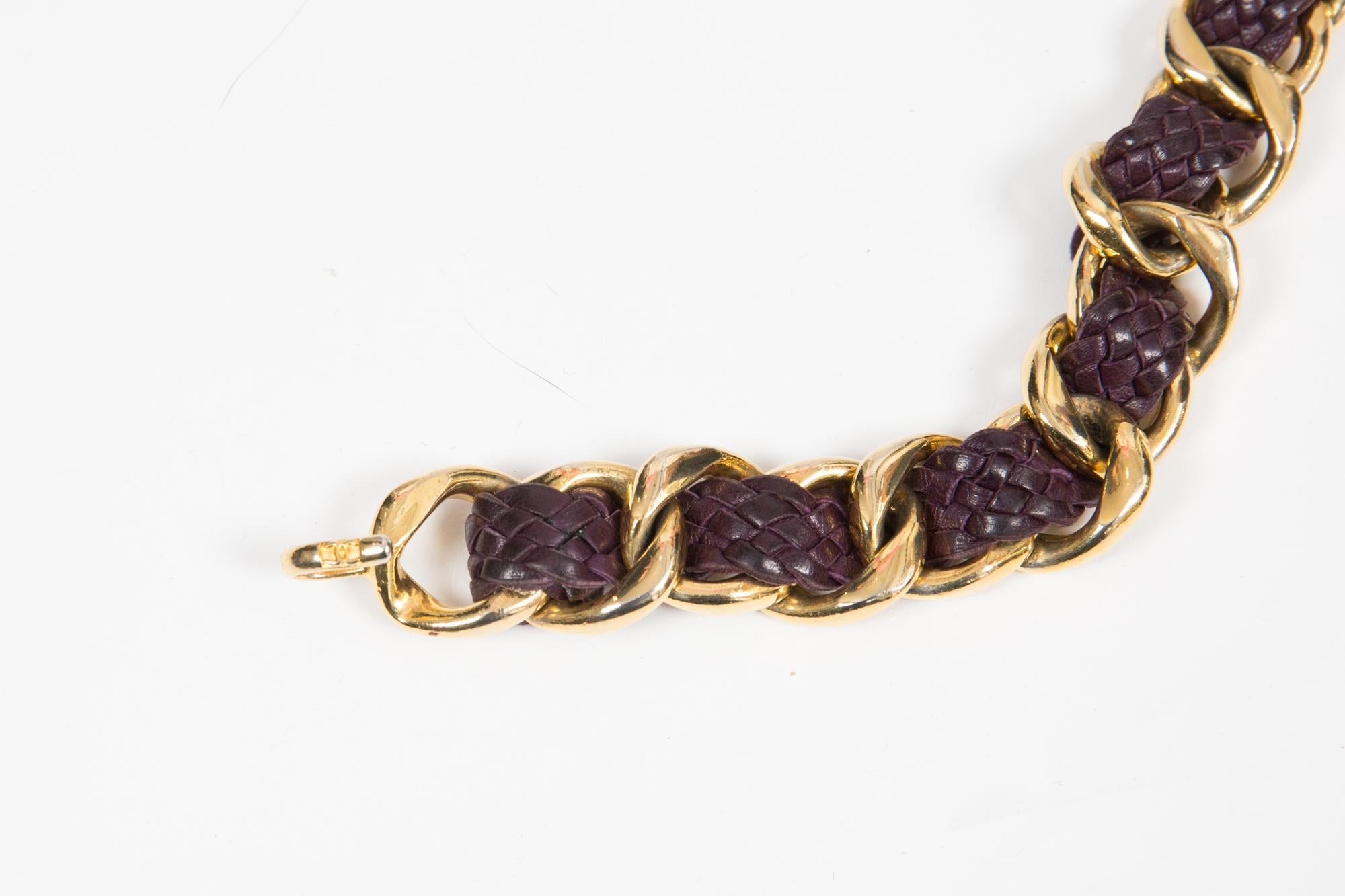 Chanel Gold Tone and Plum Leather Chain Belt  In Good Condition For Sale In Paris, FR