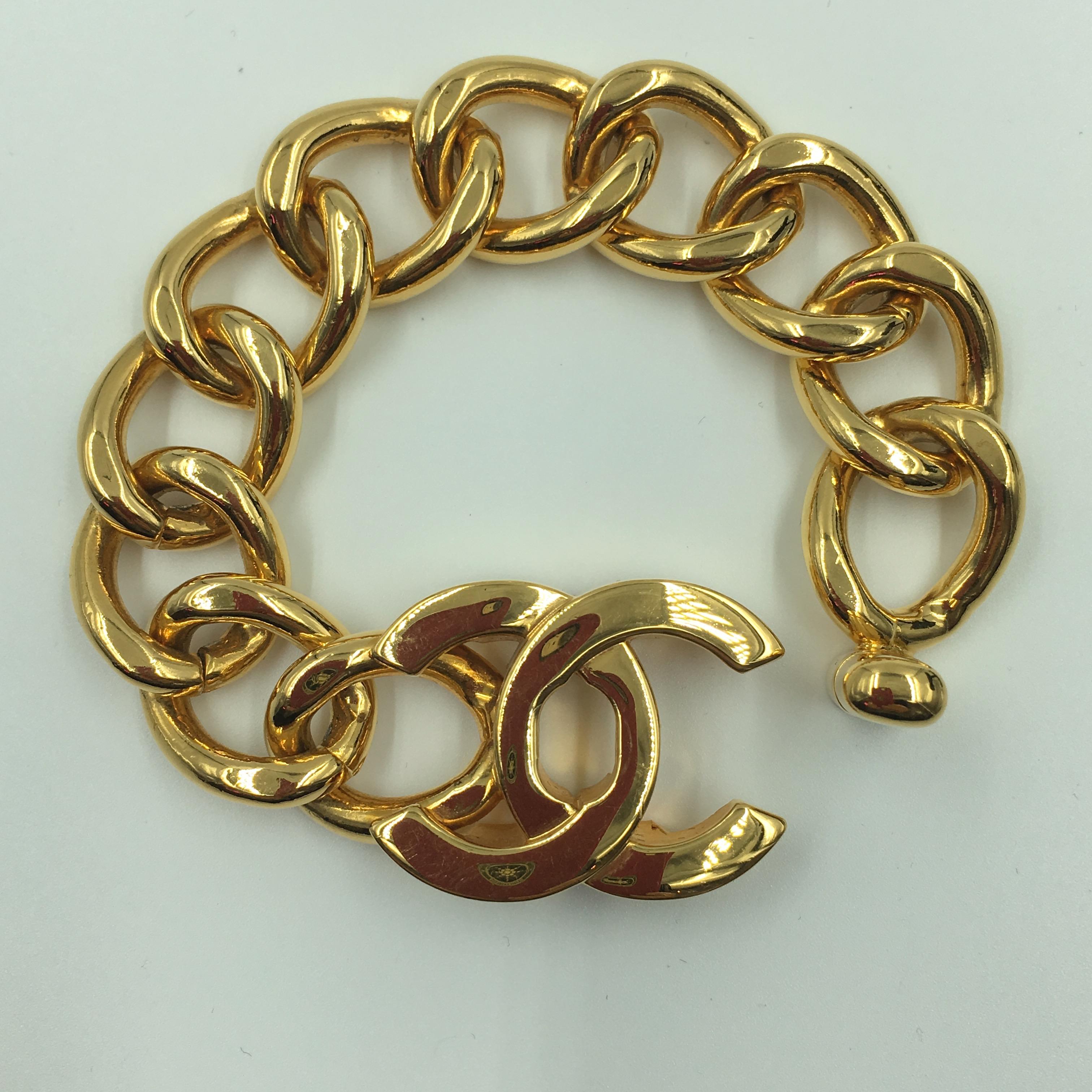 Chanel Gold Tone CC Logo Chunky Chain Bracelet In Good Condition In Los Angeles, CA
