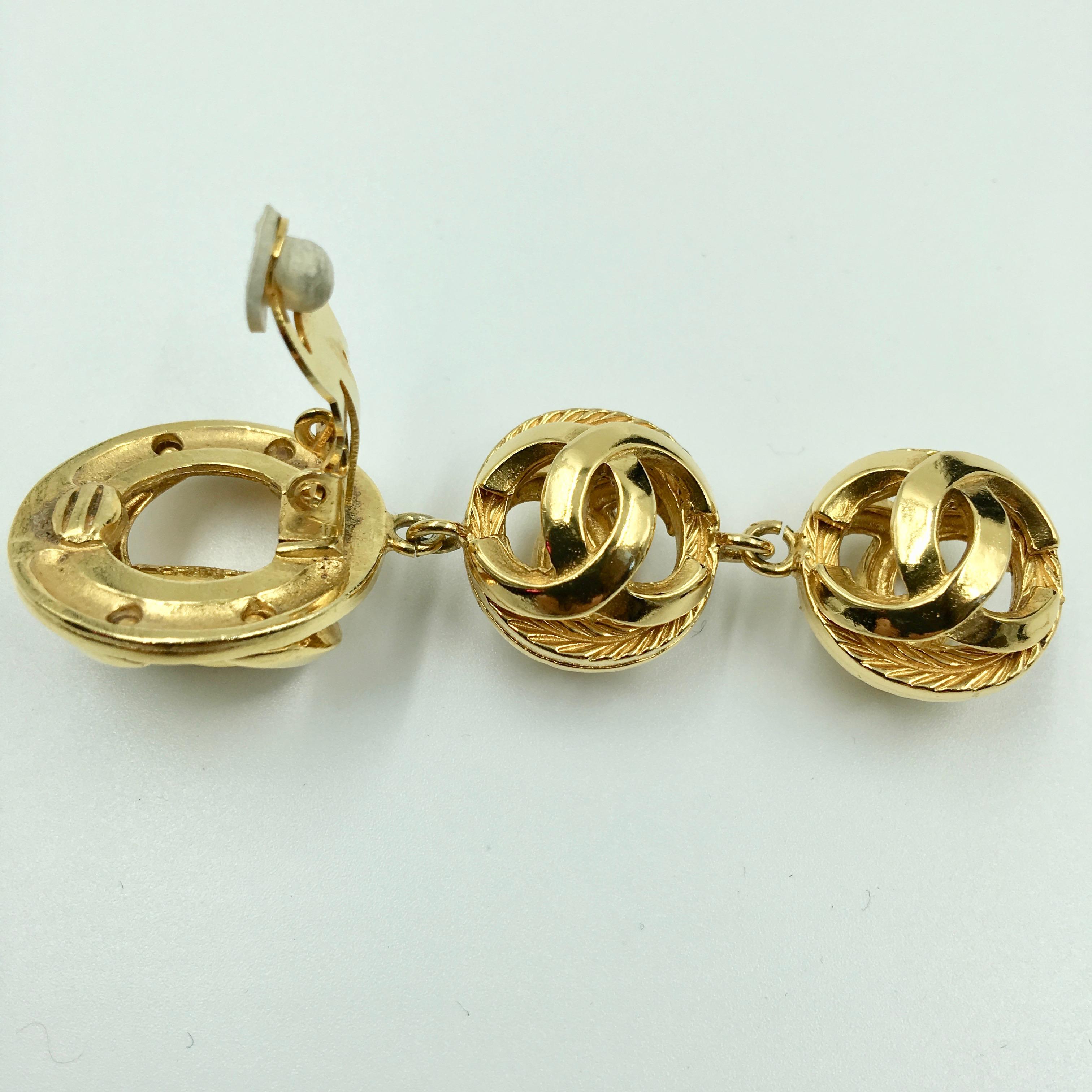 Women's or Men's Chanel Gold Tone CC Logo Drop Clip On Earrings