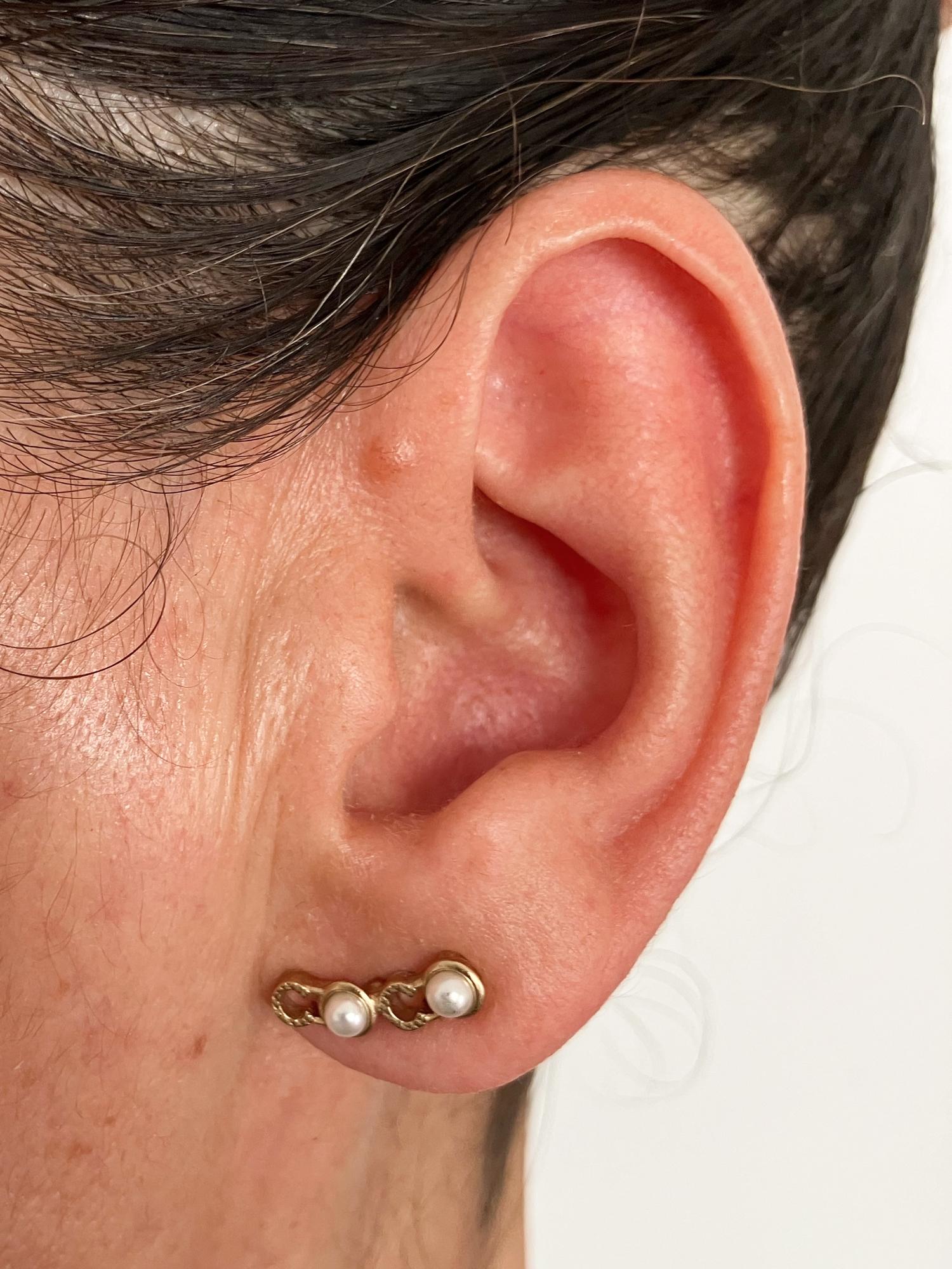 Pendientes Coco Chanel en tono dorado en venta 2