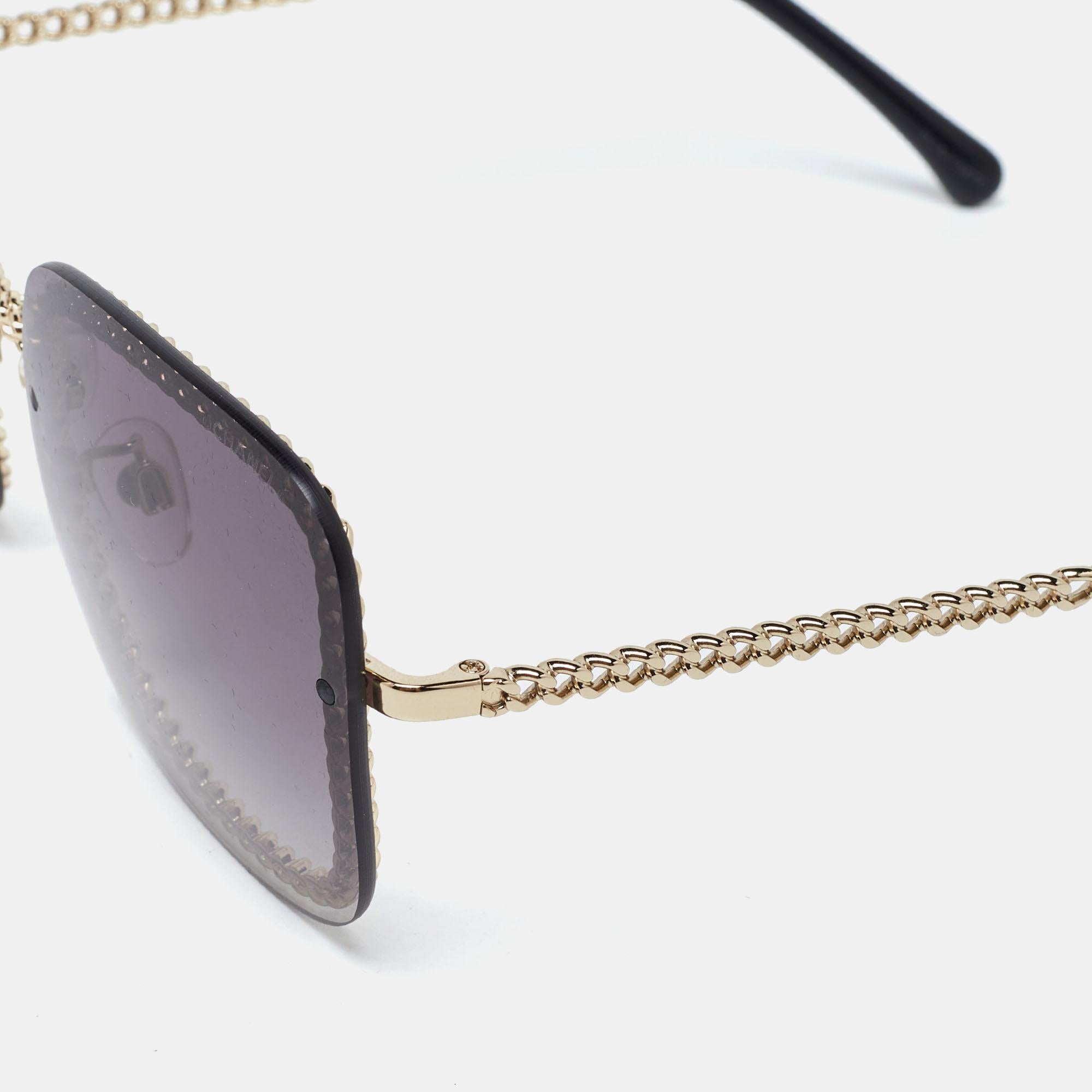 Chanel Gold Tone/Grey Gradient Chain Detail 4244 Square Sunglasses In Excellent Condition For Sale In Dubai, Al Qouz 2