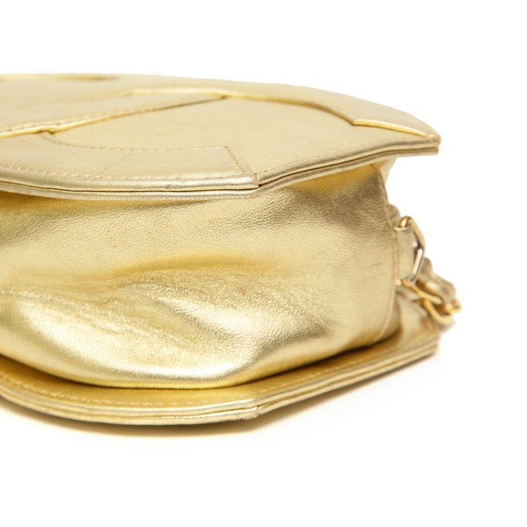Chanel gold tone leather shoulder bag  For Sale 4