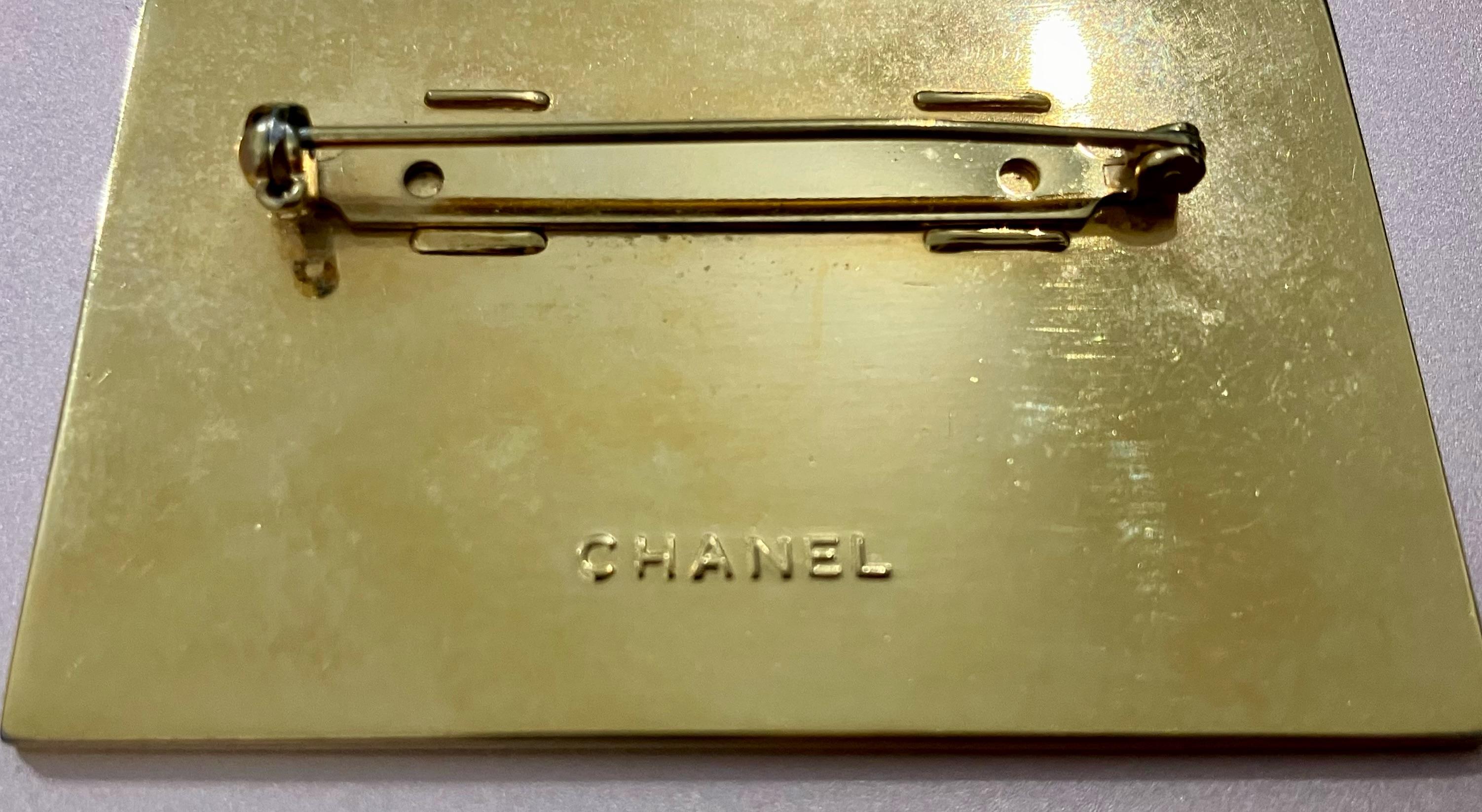 Chanel Gold-Tone Logo-Engraved Plate Brooch For Sale 2
