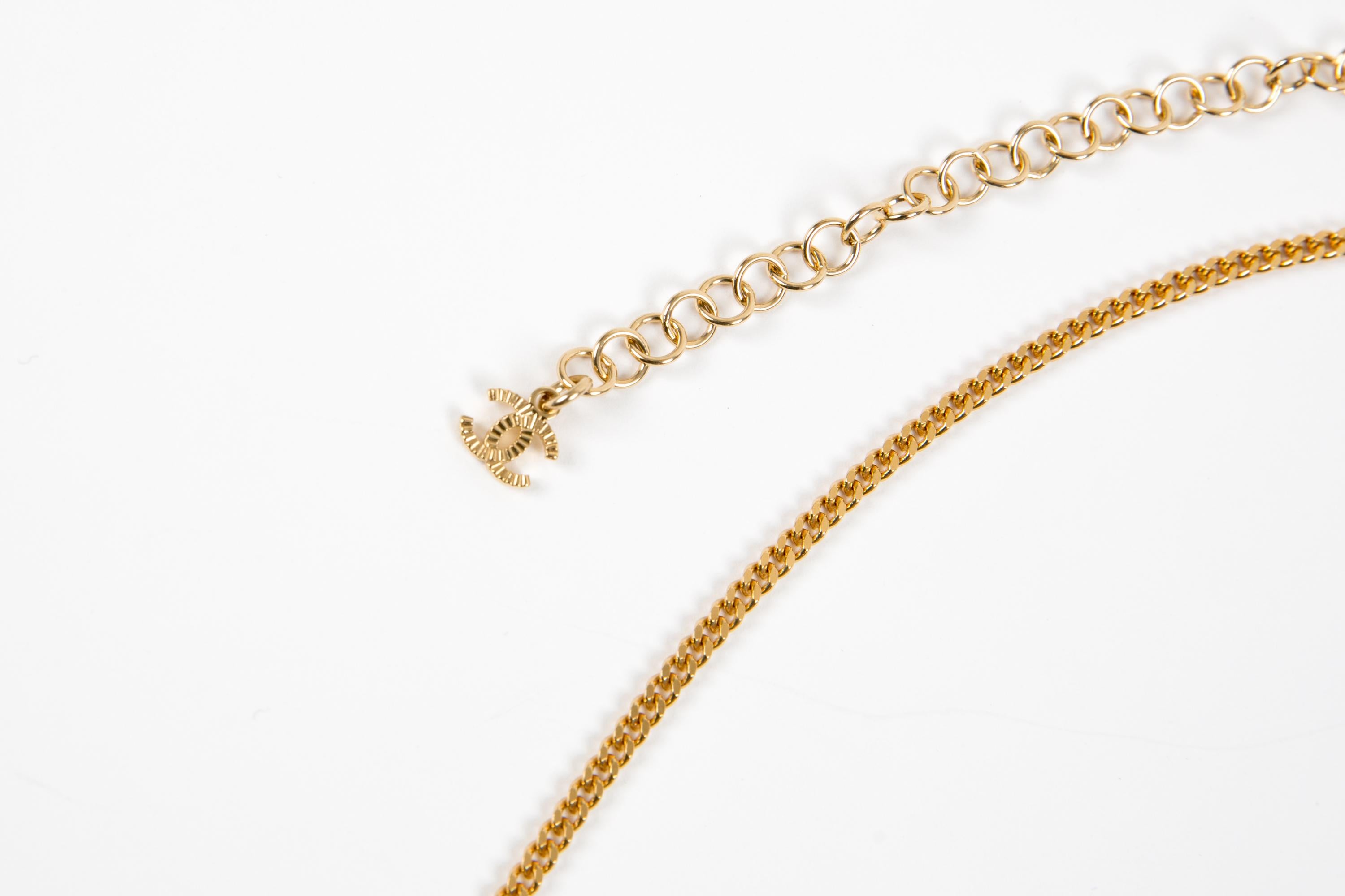 Chanel Collar de cadena larga dorada 