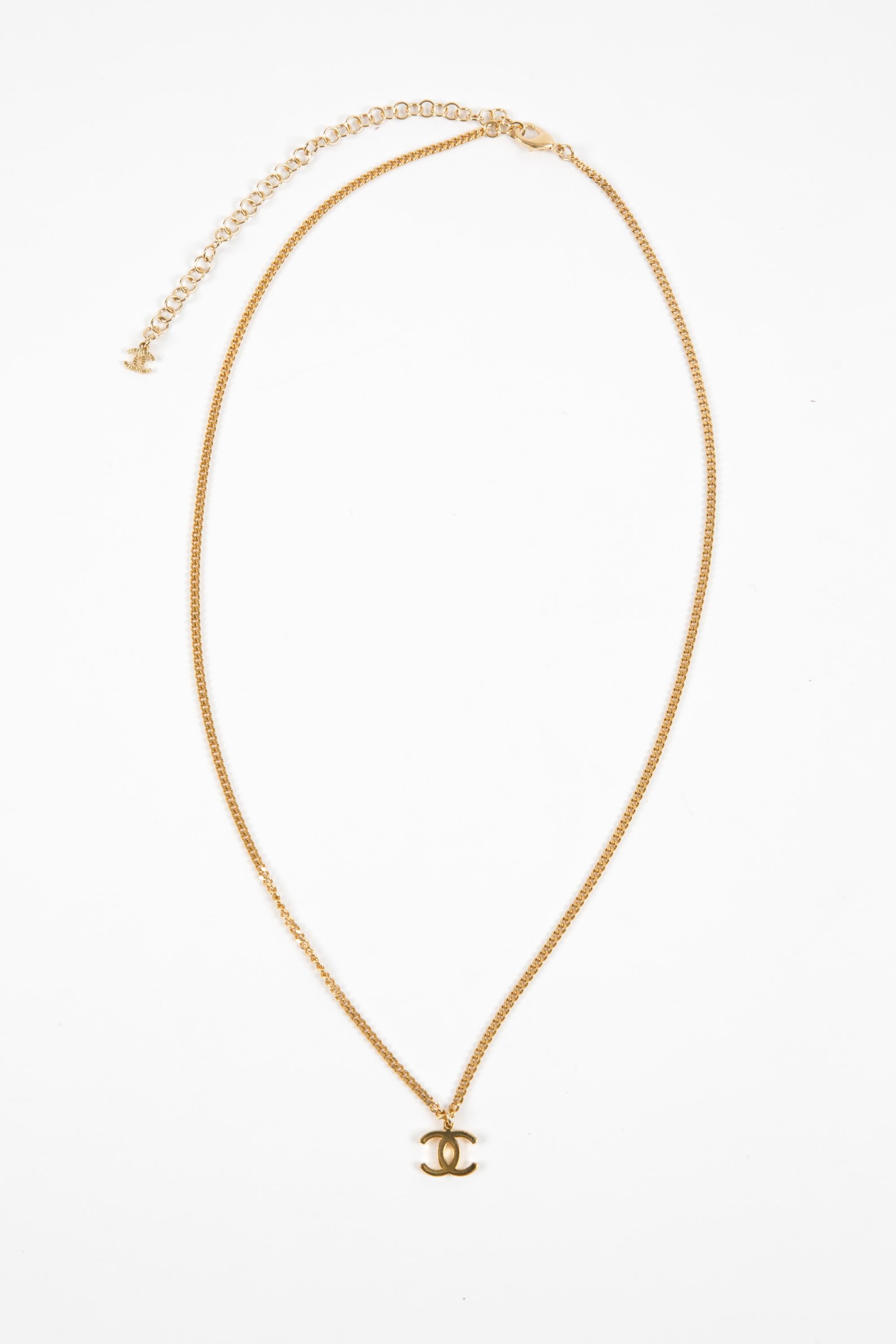 De las mujeres Chanel Collar de cadena larga dorada 
