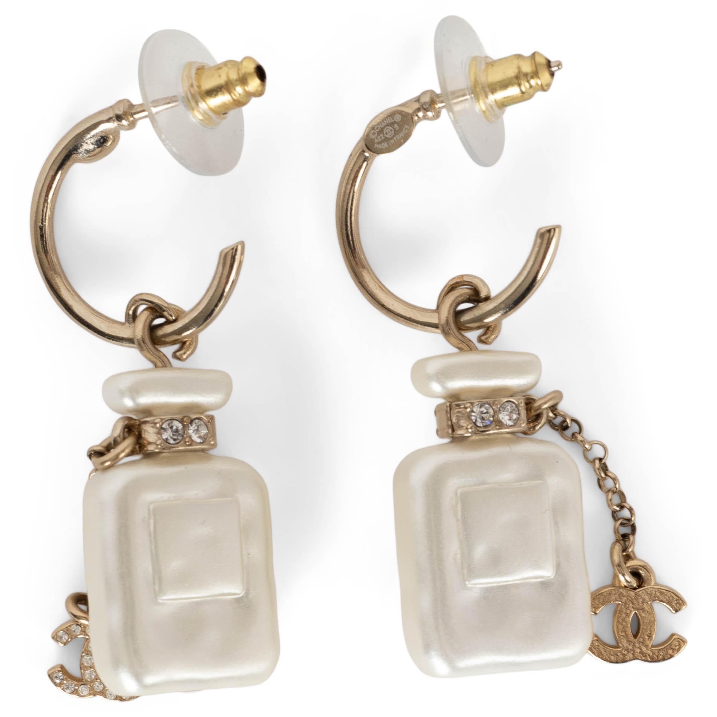 Women's CHANEL gold-tone metal 22S NO 5 PERFUME BOTTLE Dangle Earrings For Sale