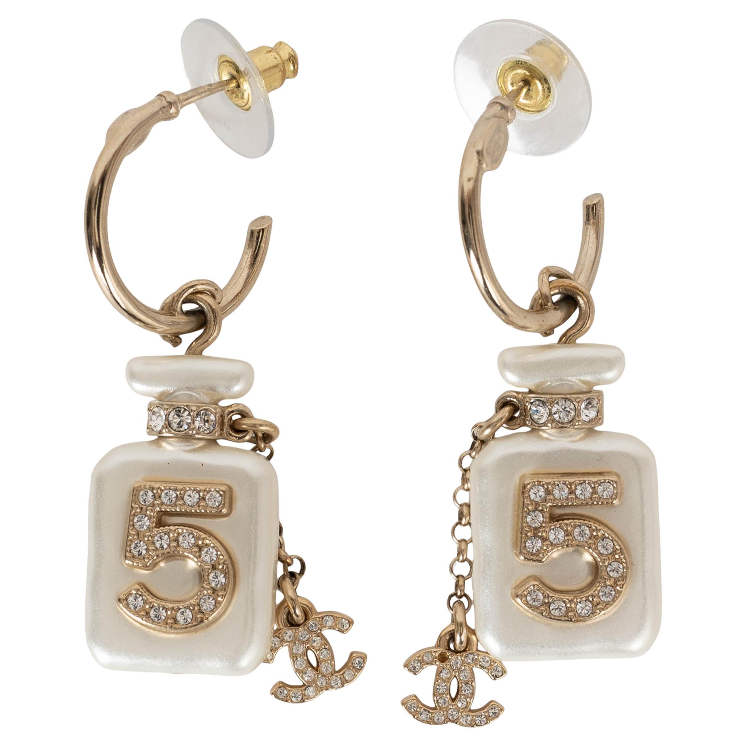 CHANEL gold-tone metal 22S NO 5 PERFUME BOTTLE Dangle Earrings For Sale
