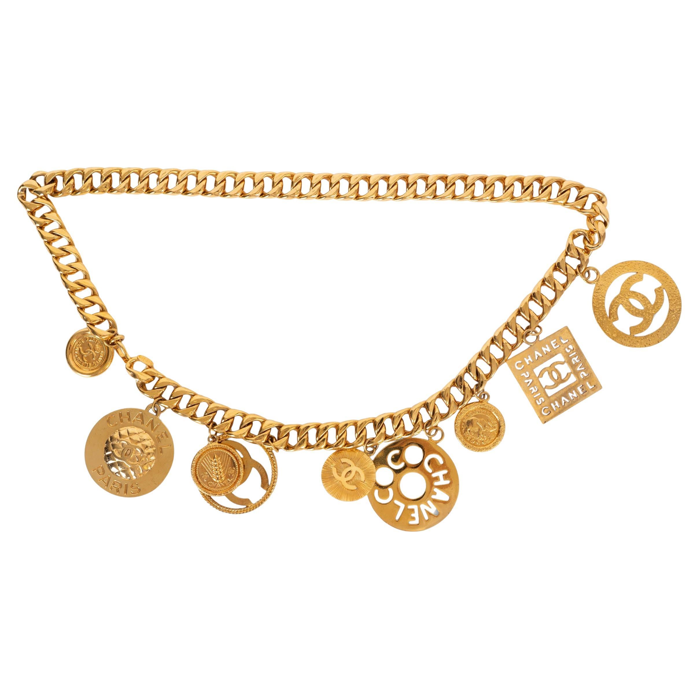 CHANEL gold-tone metal 92P LOGO CHARMS CHAIN Belt OZ im Angebot