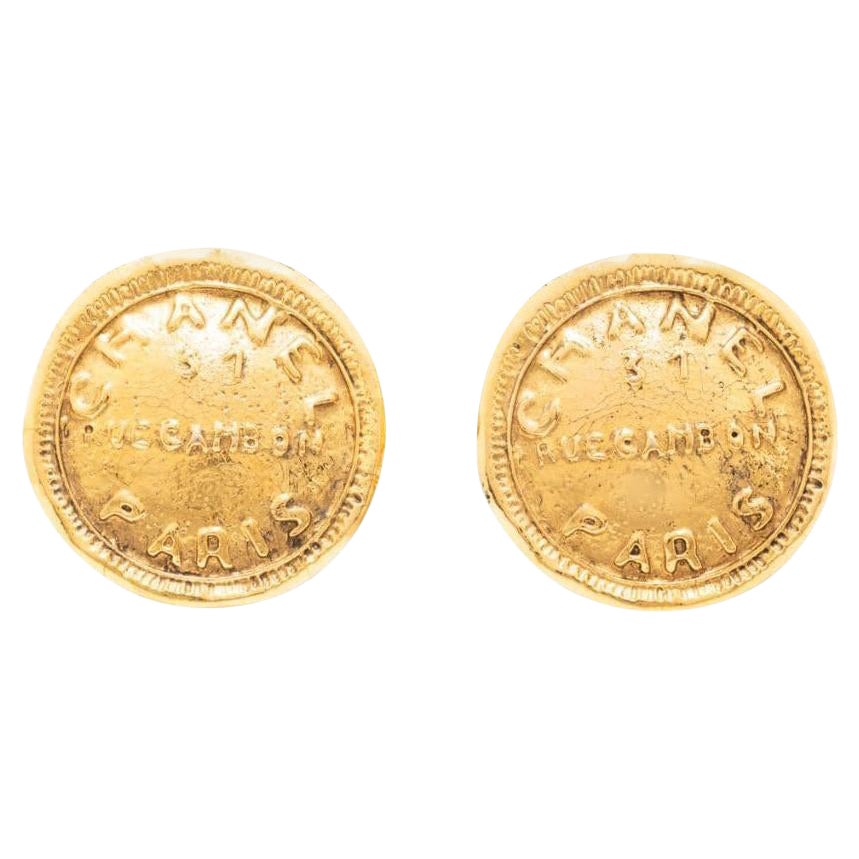 Chanel Goldfarbene Rue Cambon-Ohrringe mit Clipverschluss