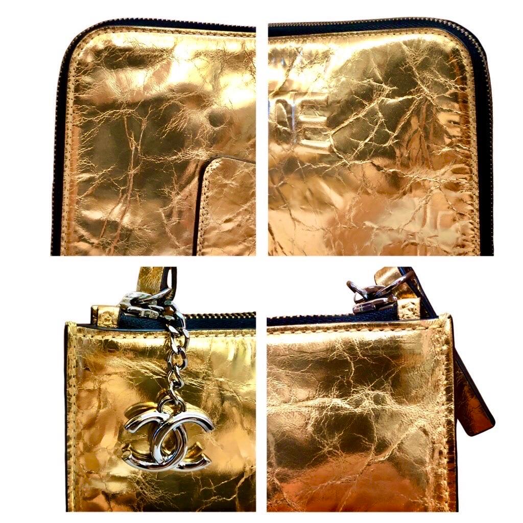 2015 Spring Runway CHANEL Metallic Gold Toned Distressed Leather Clutch Bag  For Sale 2