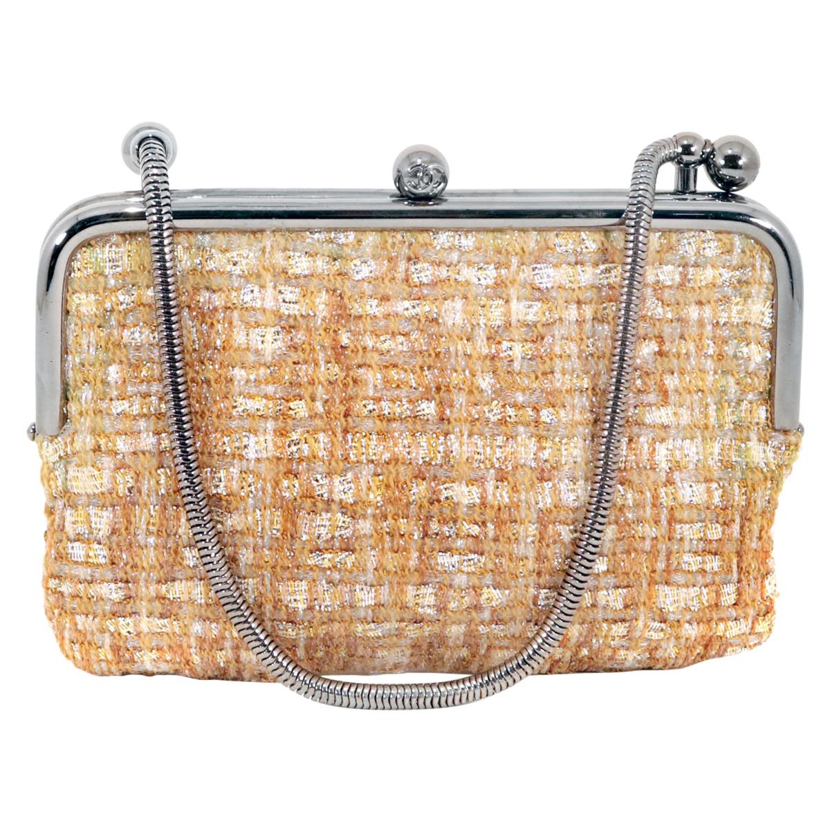 Chanel Chanel Gold Tweed Couture Kollektion Kiss Lock Mini-Tasche im Angebot