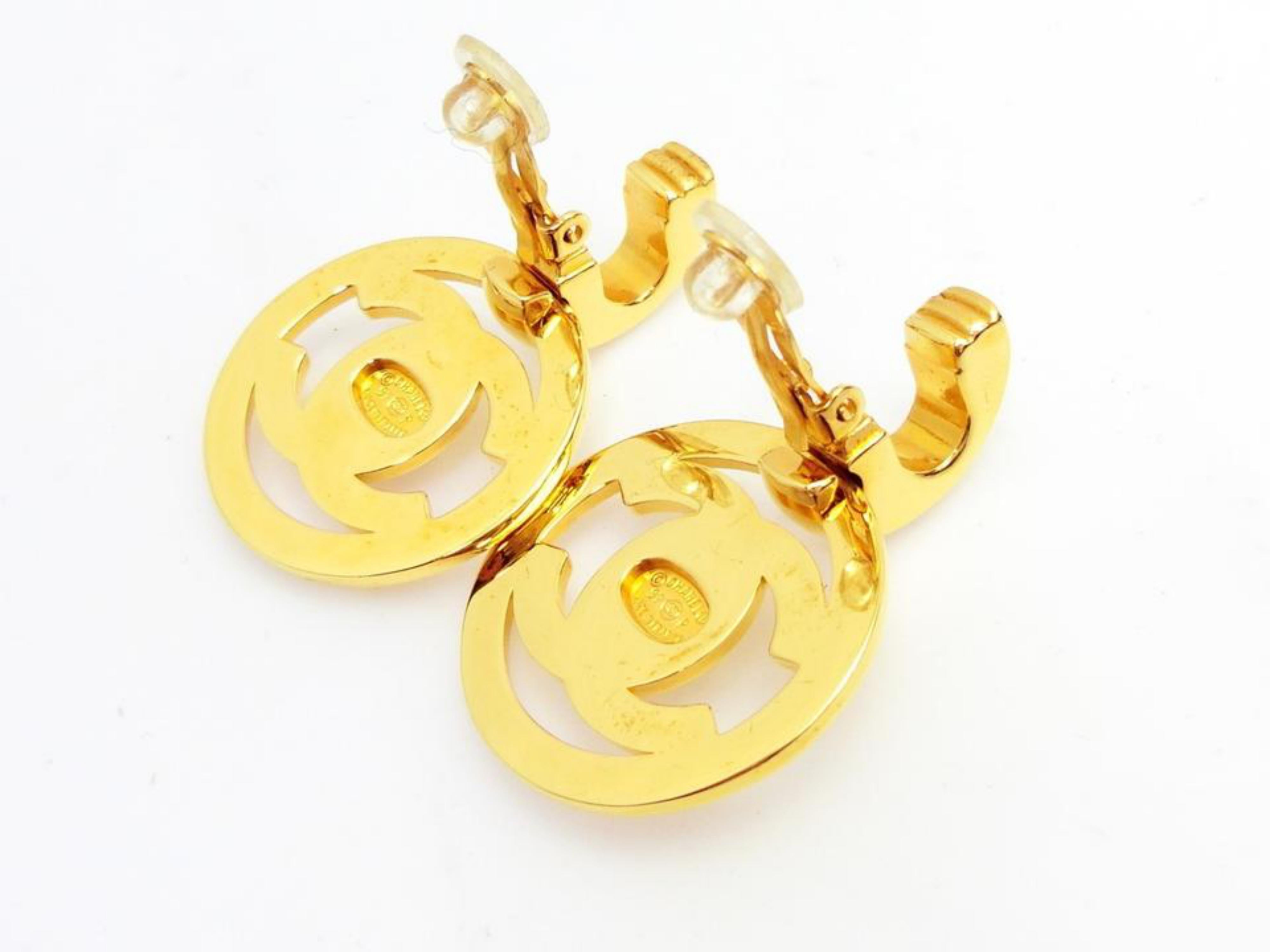 Chanel Gold (Ultra Rare) 97p Turn Lock Drop Dangle Earrings 234136 For Sale 3