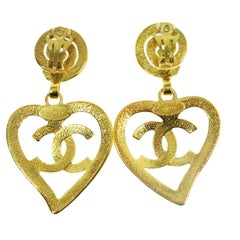Chanel Gold Vintage Swirl Heart Dangle Drop Evening Earrings