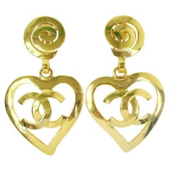 Chanel Gold Vintage Swirl Heart Dangle Drop Evening Earrings