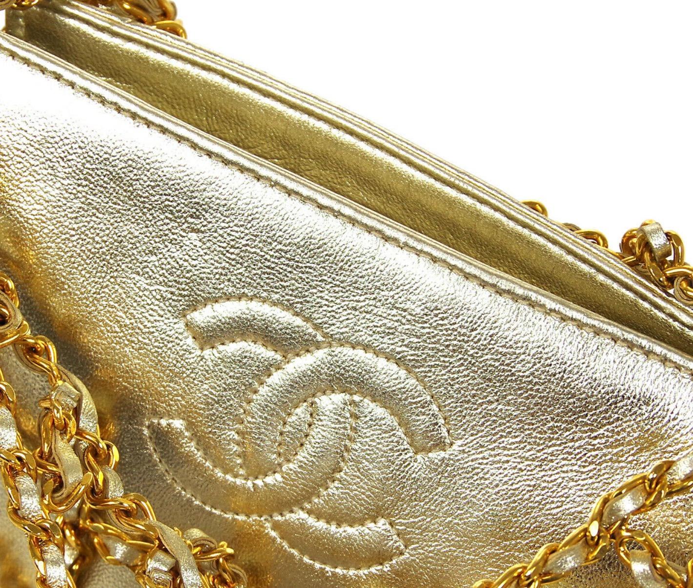Leather
Gold tone hardware
Leather lining
Date code present
Made in France
Handle drop 6