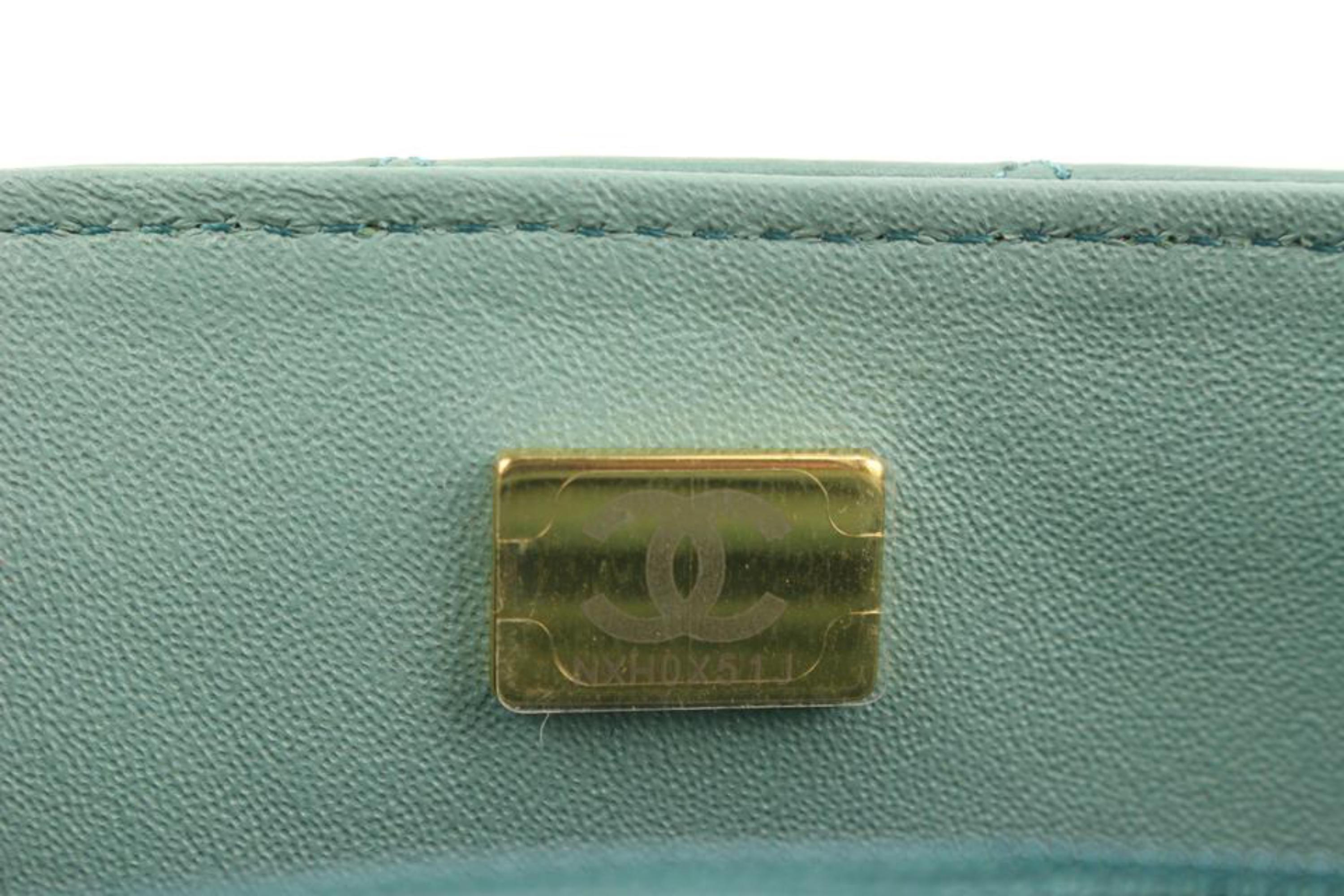 Chanel Gold x Sage Green Quilted Lambskin Mini Classic Flap 51ck32s
Date Code/Serial Number: NXH0X51J
Made In: Italy
Measurements: Length:  8