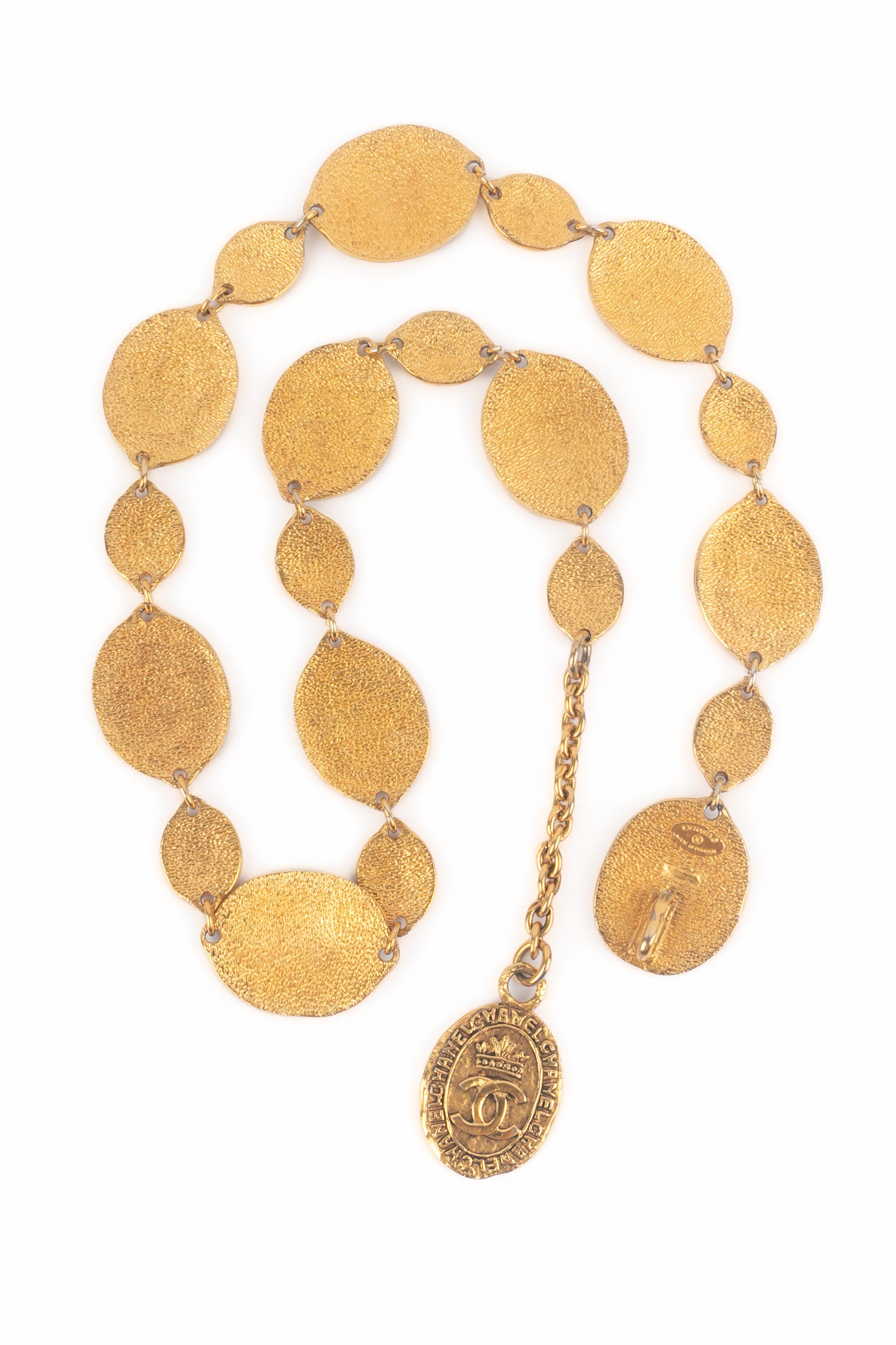 Cinturón dorado Chanel años 1980 en Excelente estado para la venta en SAINT-OUEN-SUR-SEINE, FR