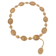 Cintura dorata Chanel anni 
1980