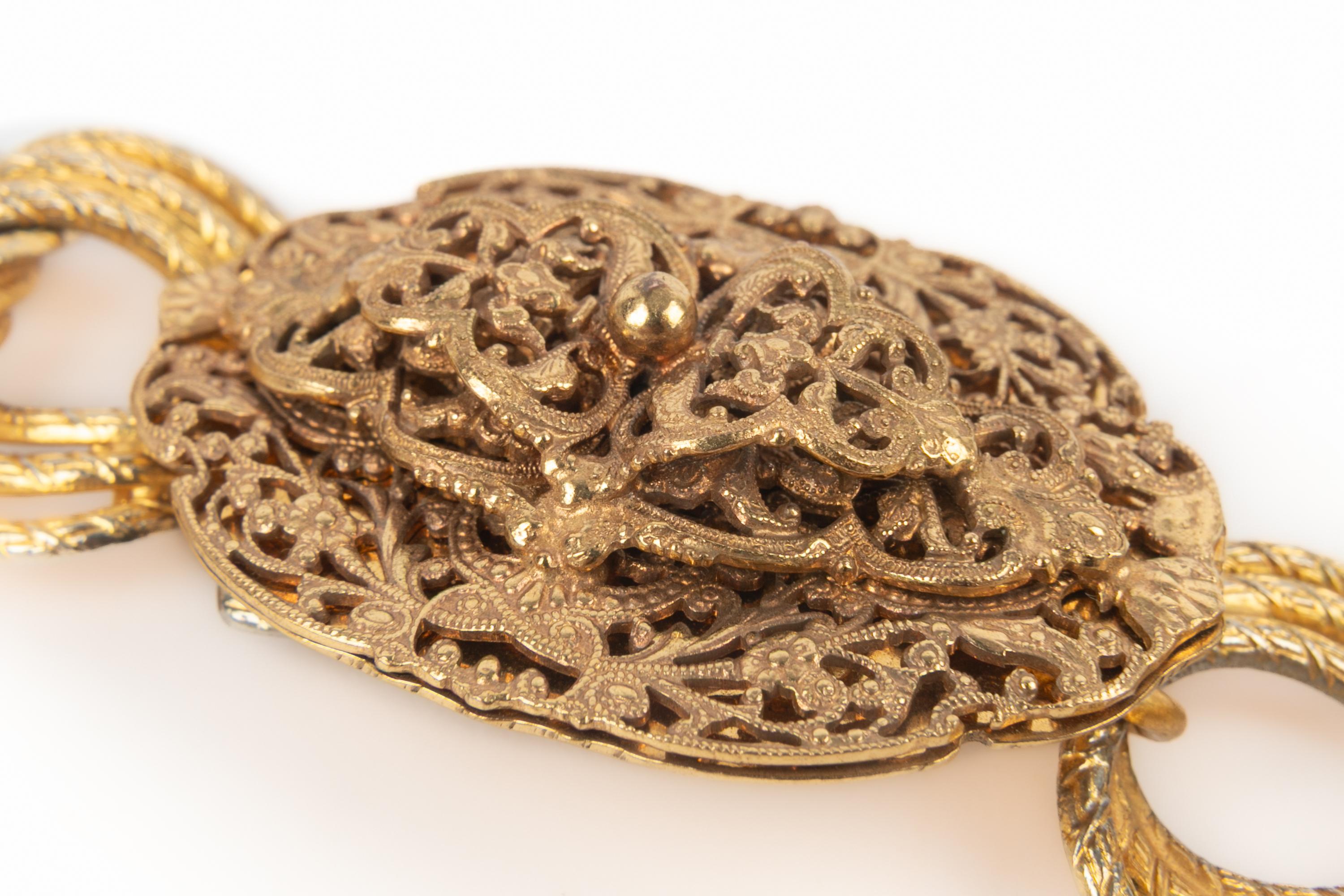 Cinturón dorado Chanel en venta 2