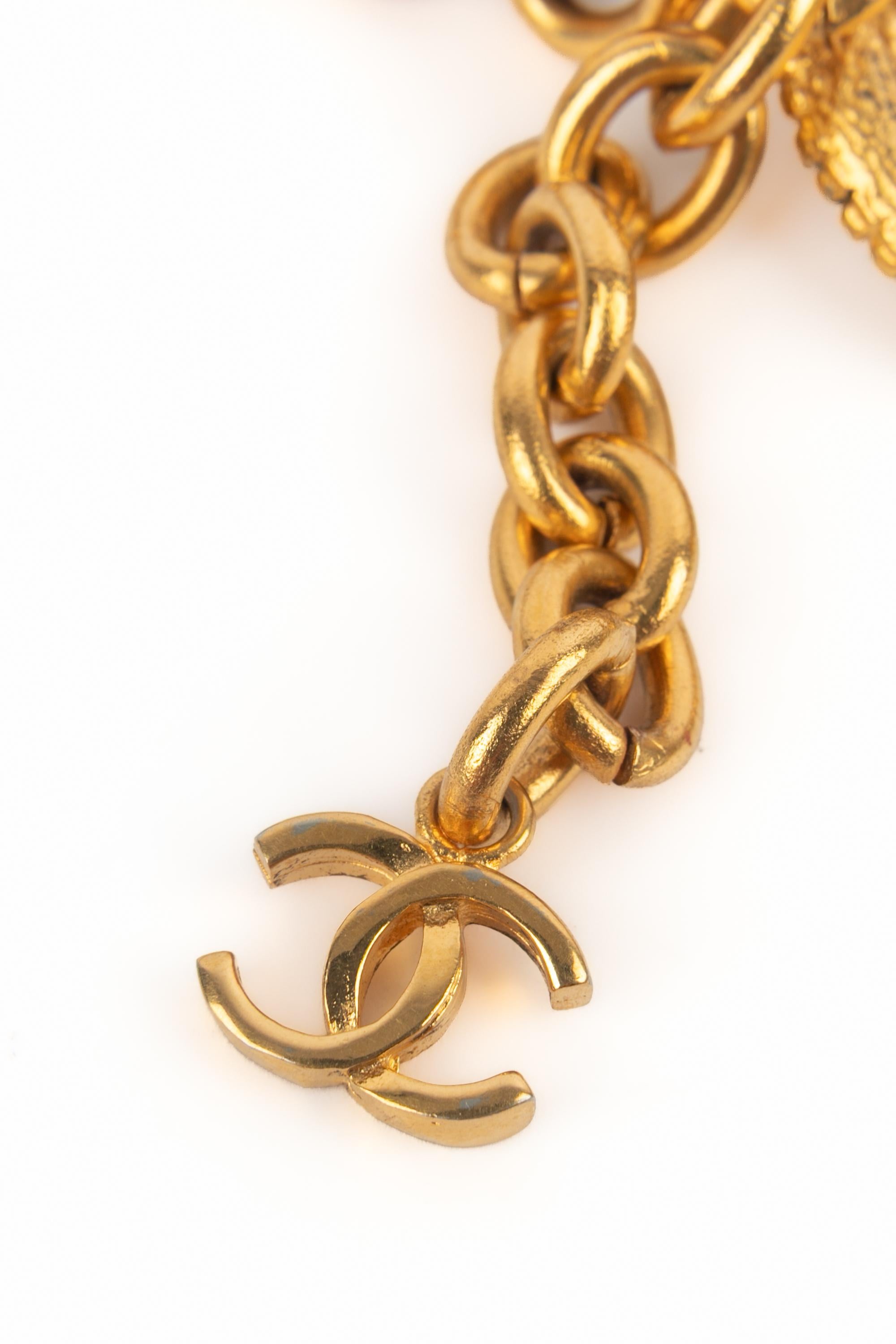 Cintura dorata Chanel in vendita 2