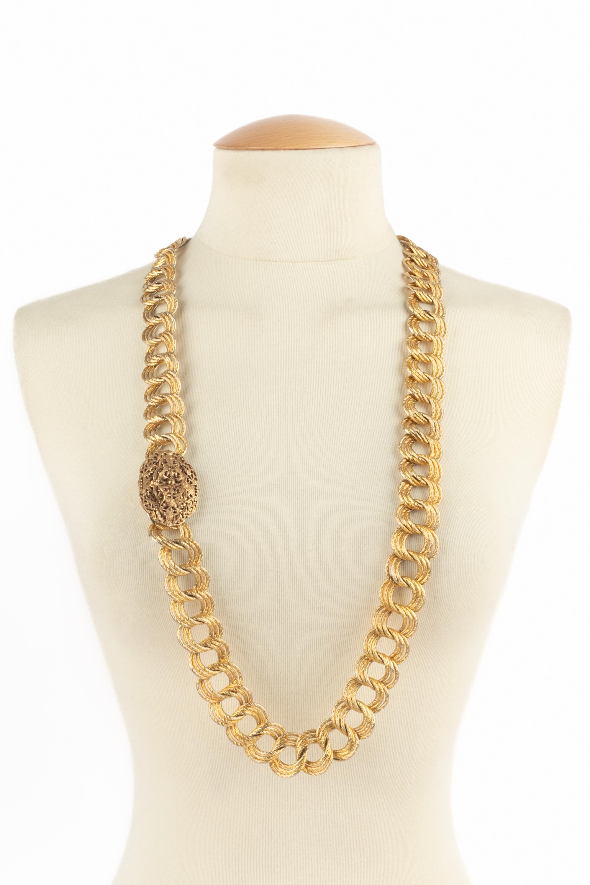 Cinturón dorado Chanel en venta 3