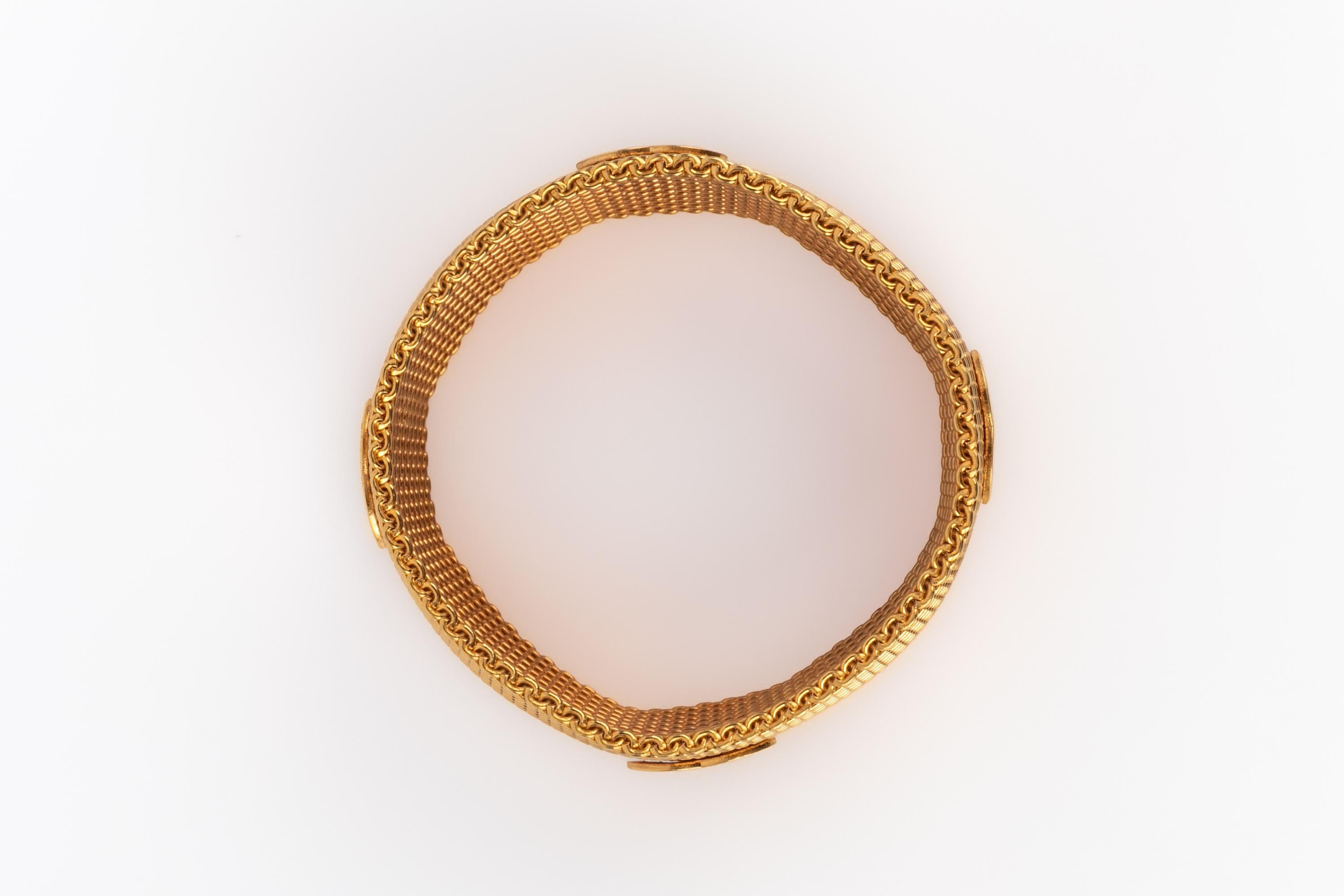 Bracelet en or de Chanel 1996 en vente 2