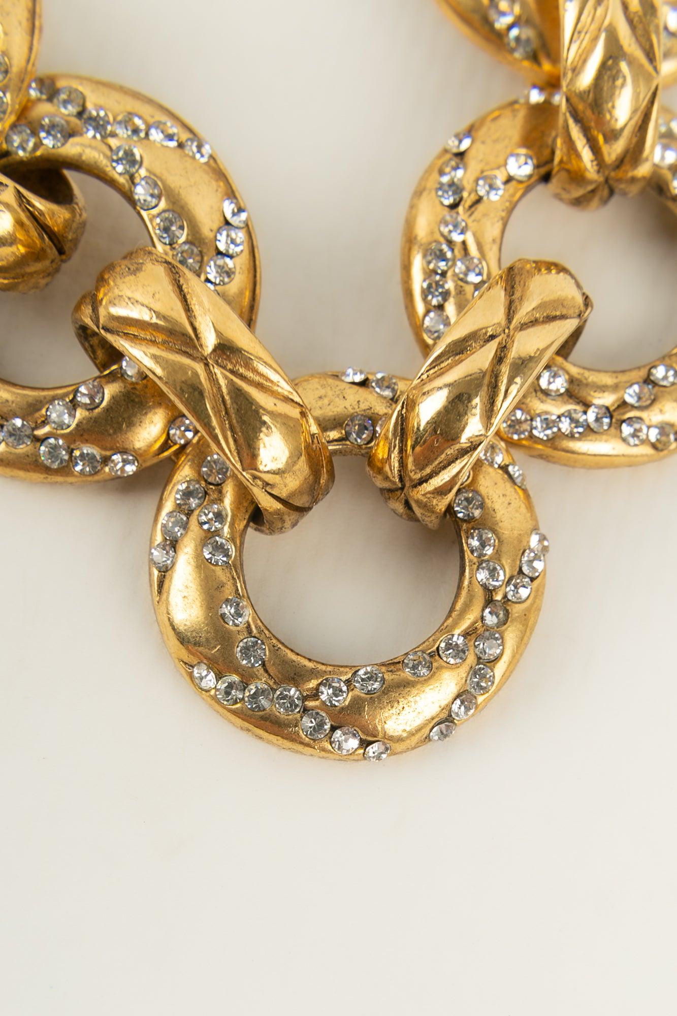 Chanel Goldenes Armband aus goldenem Metall mit Swarovski-Strasssteinen, 2003 Damen im Angebot