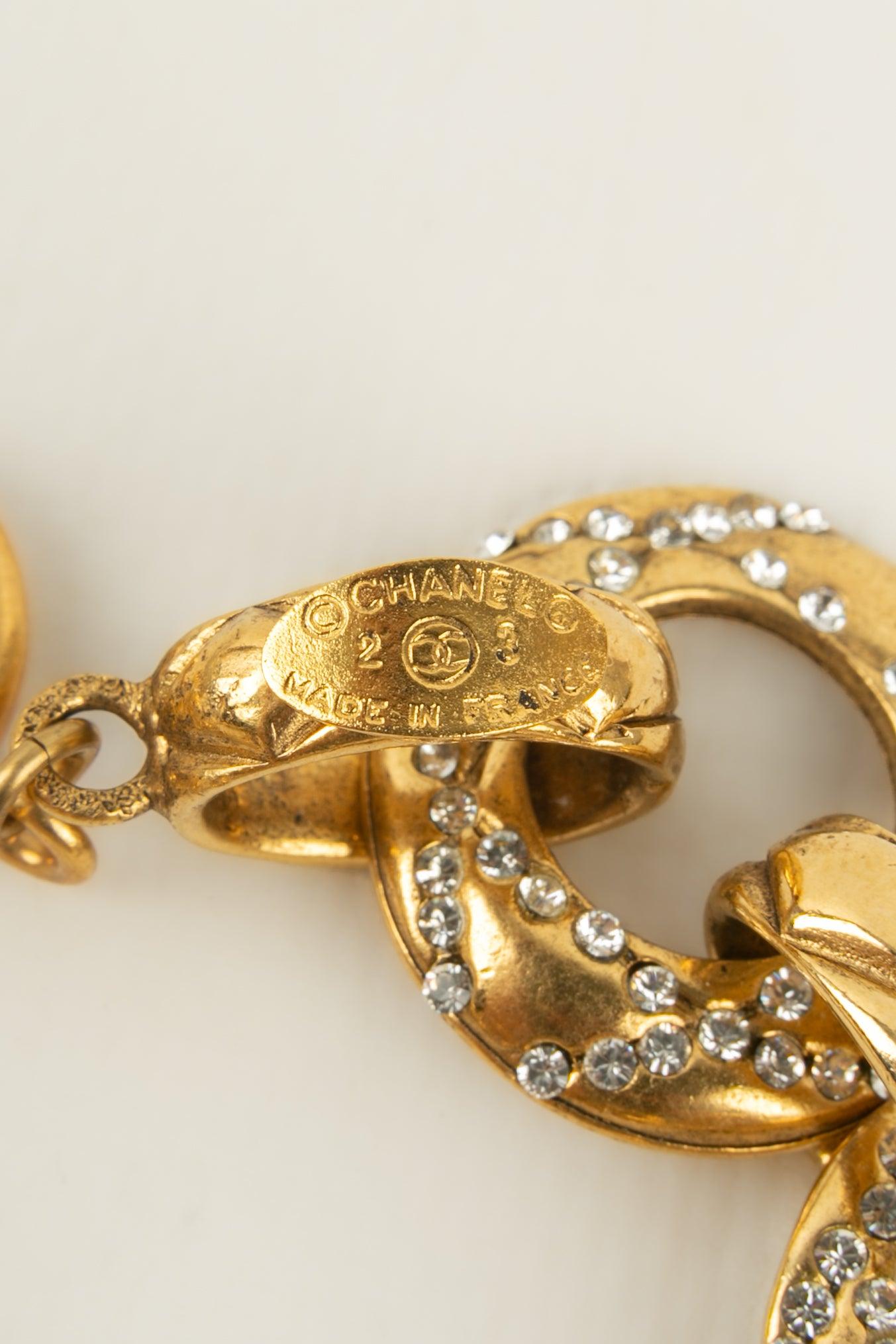 Chanel Goldenes Armband aus goldenem Metall mit Swarovski-Strasssteinen, 2003 im Angebot 1