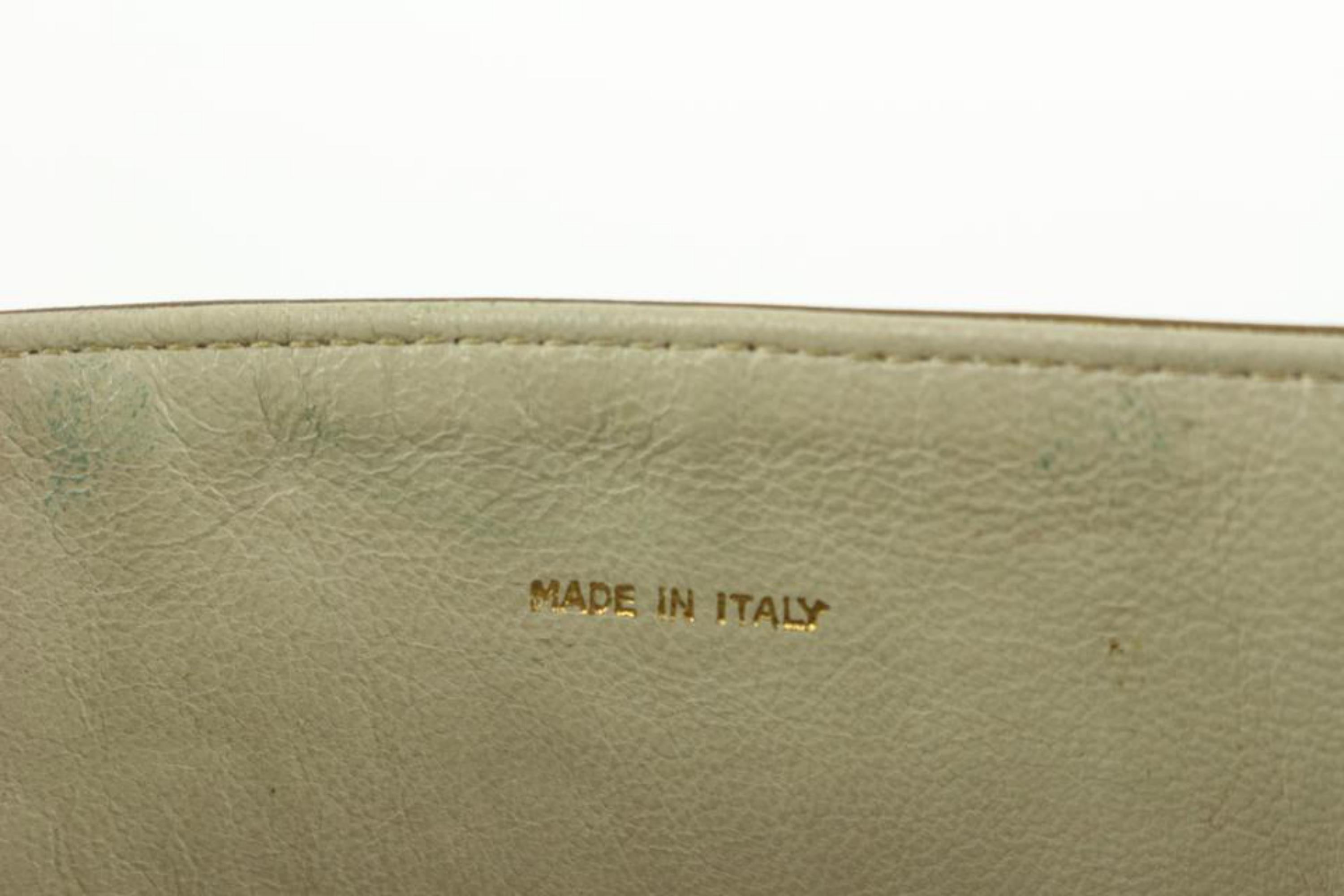 Chanel Goldene Bronze gesteppte Lammfell-Tasche mit runder Klappe 113c25 im Angebot 5