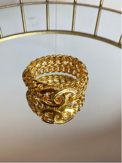 Chanel CC-Armband mit goldener Kette