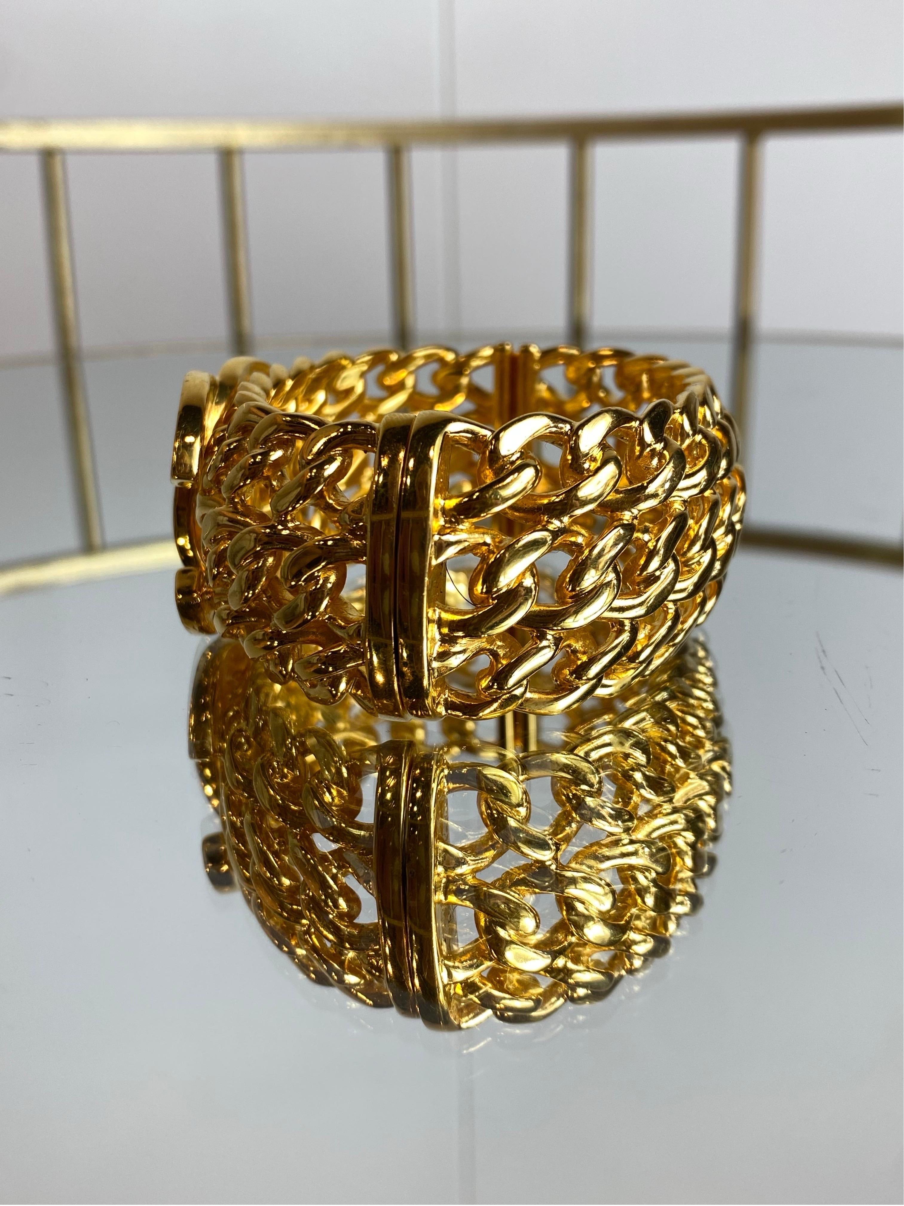 Women's or Men's Chanel golden chain CC bracelet For Sale