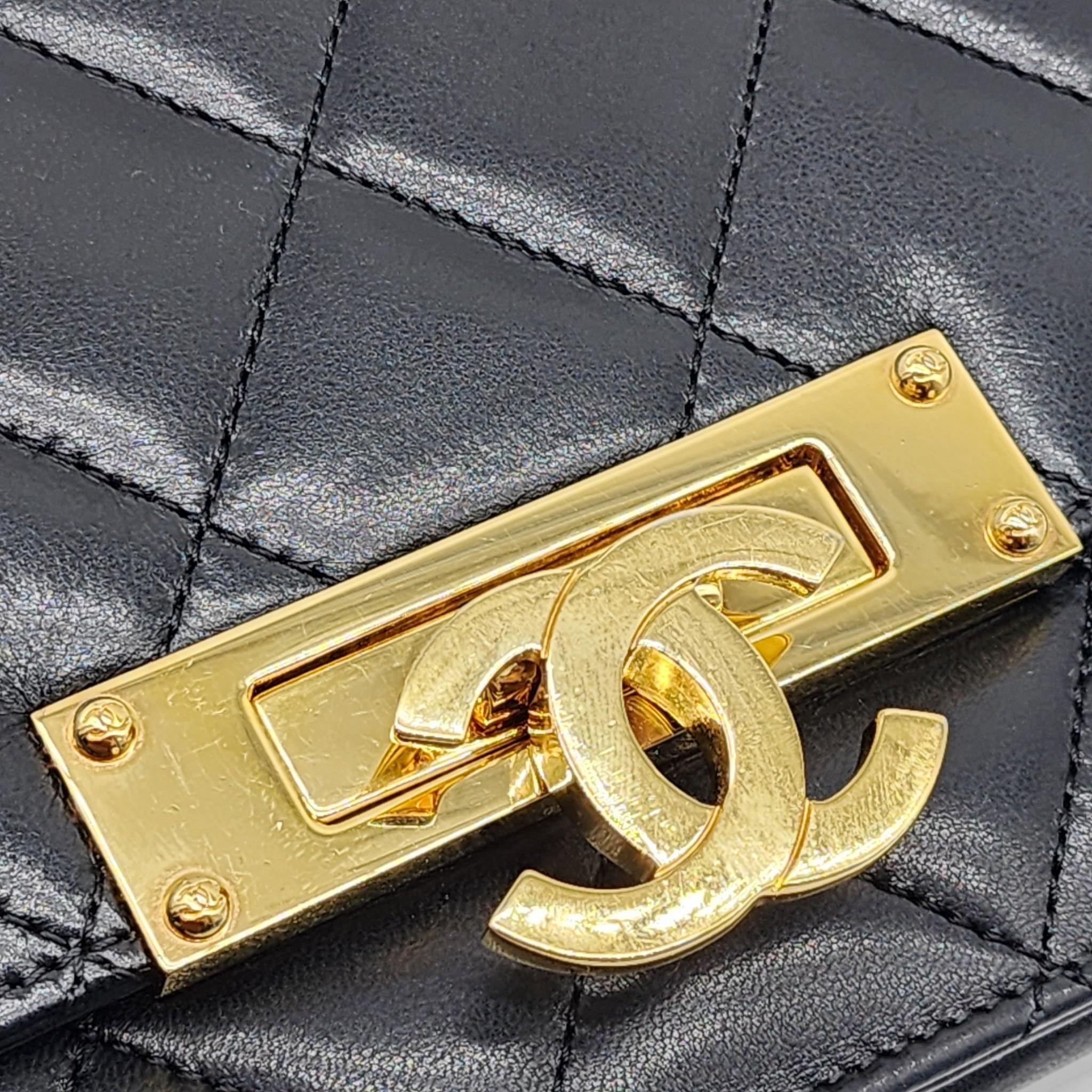 Chanel Golden Class Wallet on Chain WOC - Quilted Lambskin - Black For Sale 1