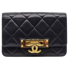 Portafoglio Chanel Golden Class con catena WOC - Pelle di agnello trapuntata - Nero