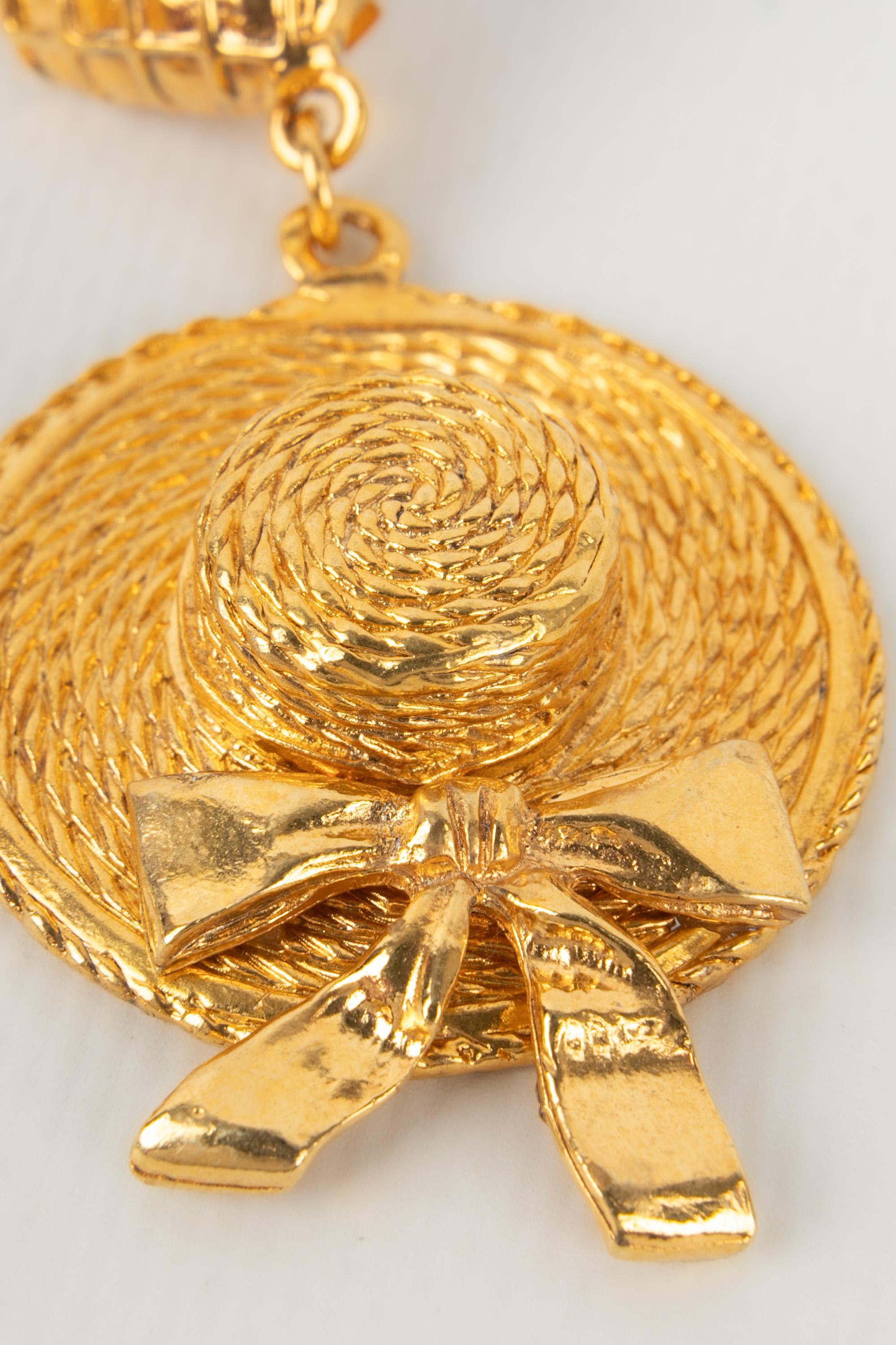 Chanel goldene Ohrringe für Damen oder Herren im Angebot