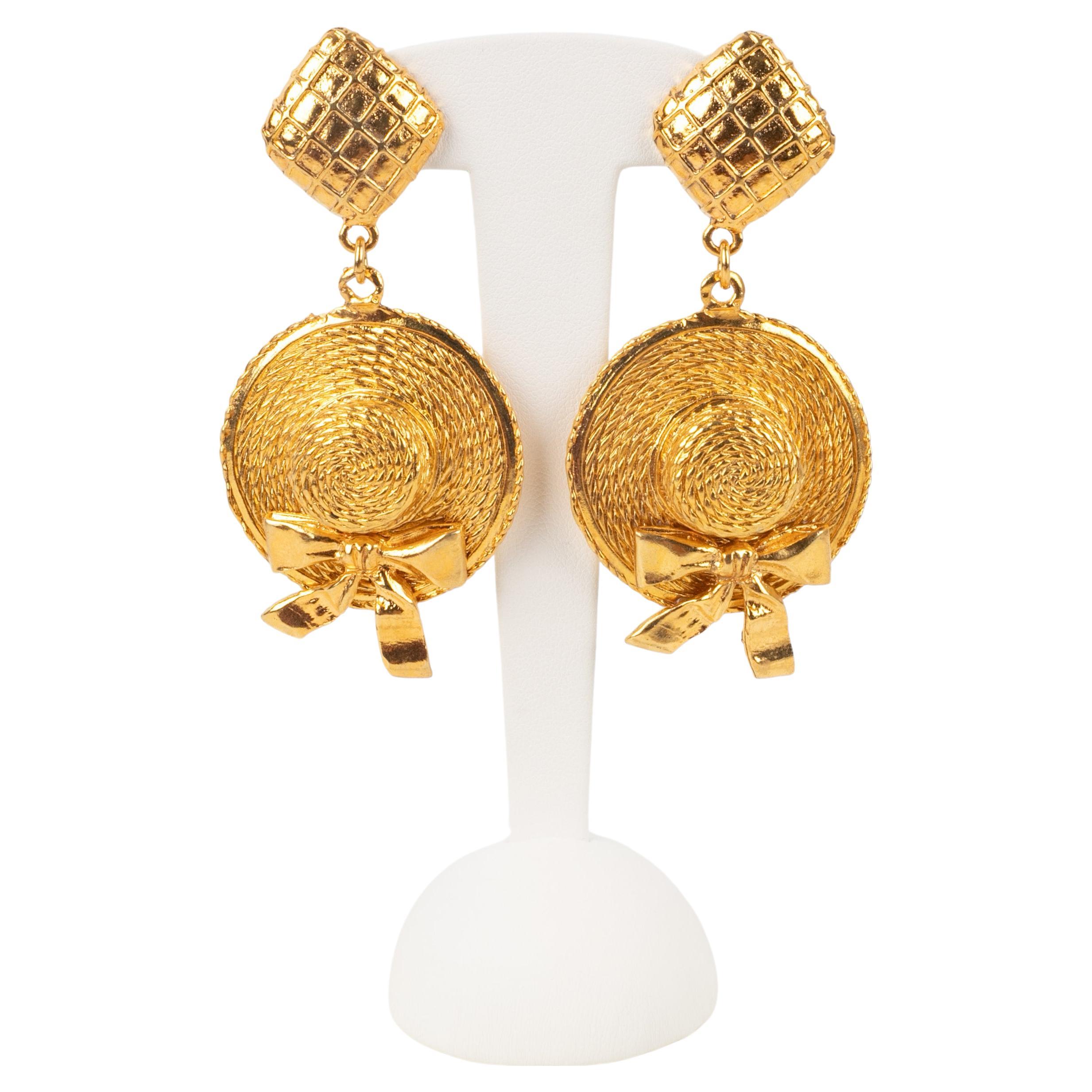Chanel golden earrings For Sale