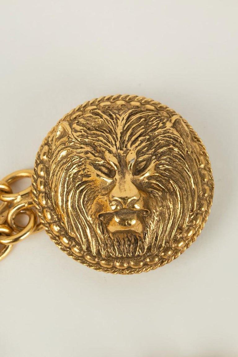 Auth Chanel Gold plated lions heads belt n… Chanel Vintage Lion Head Medallion Gold Toned Belt For Sale  main image 2