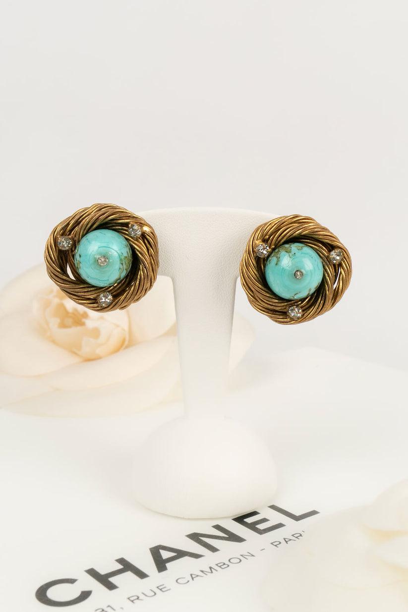 Chanel Golden Metal and Rhinestone Clip Earrings, Topped with a Turquoise Pearl For Sale 4