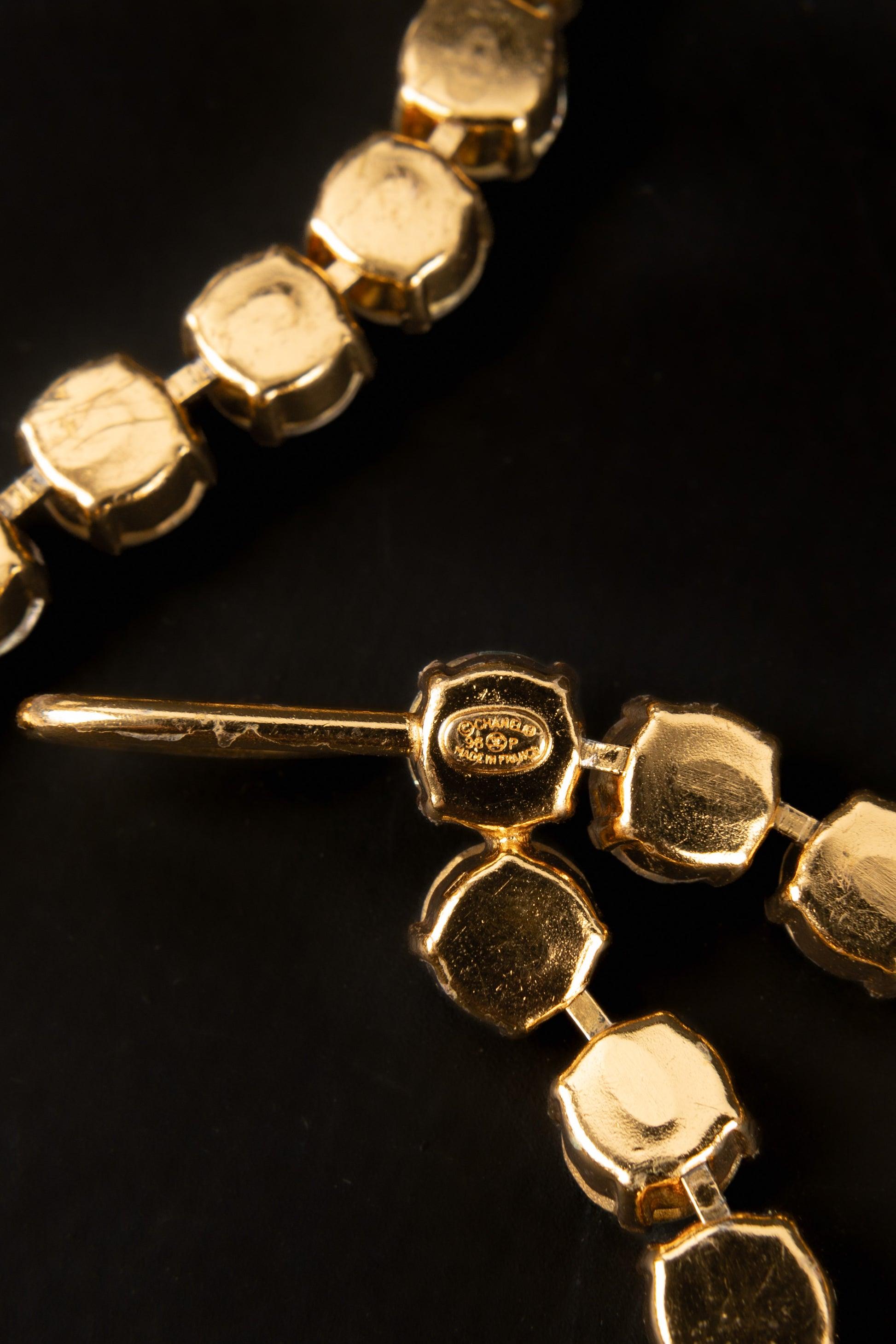 Chanel Goldener Metallgürtel aus Metall mit Strasssteinen, 1995 im Angebot 1