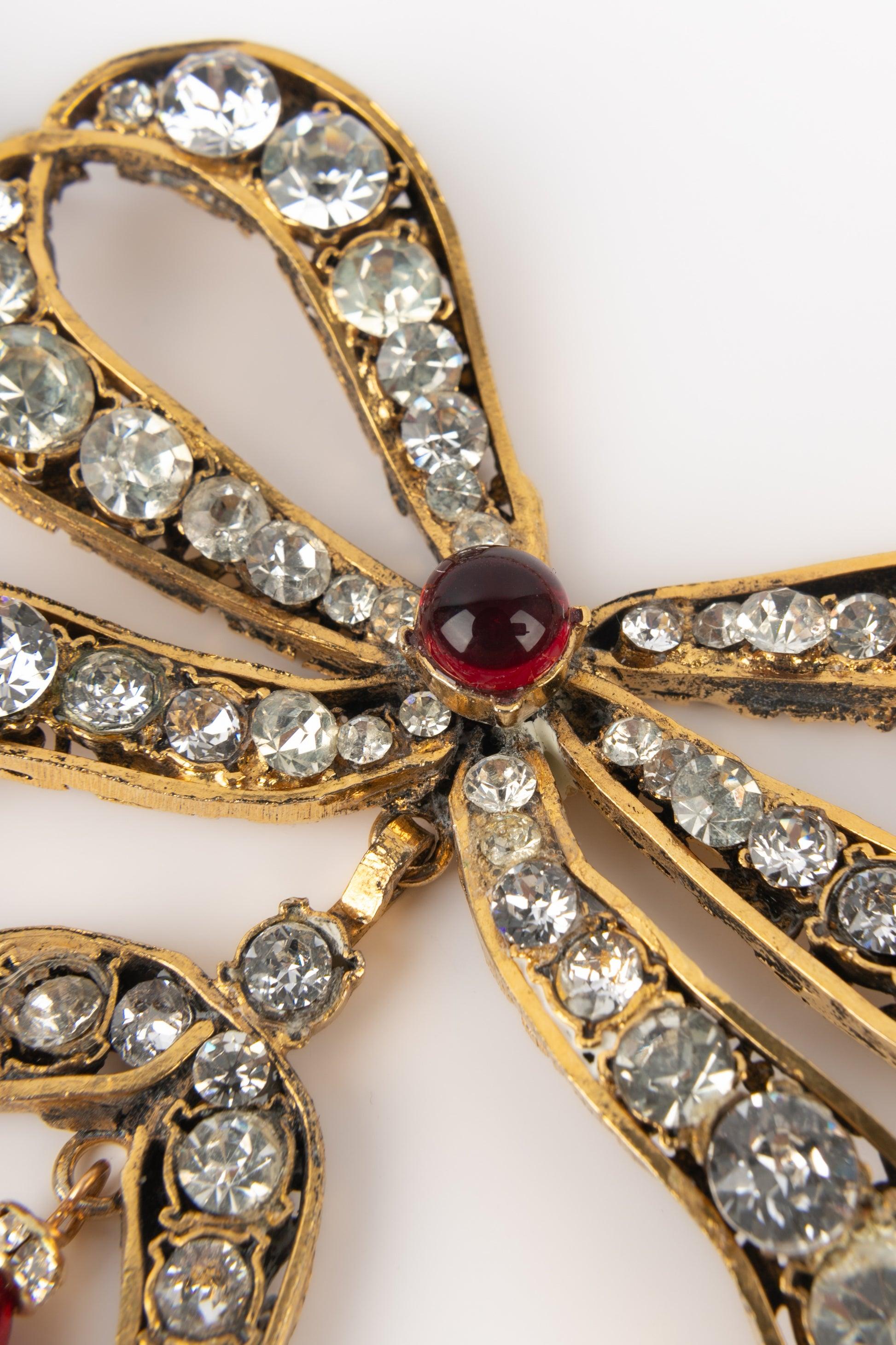 Chanel Goldene Metallschleife Halskette mit Kostüm Perlen im Angebot 3
