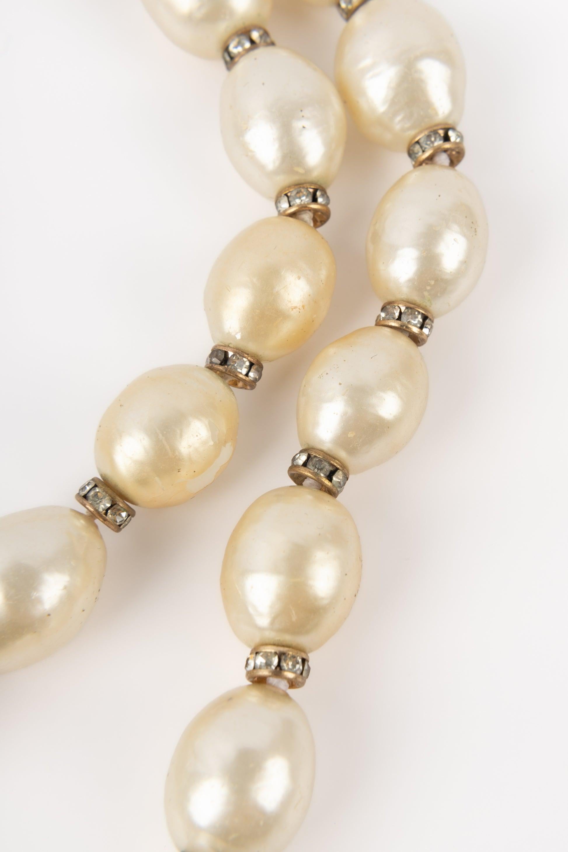 Chanel Golden Metal Bow Necklace With Costume Pearls For Sale 4