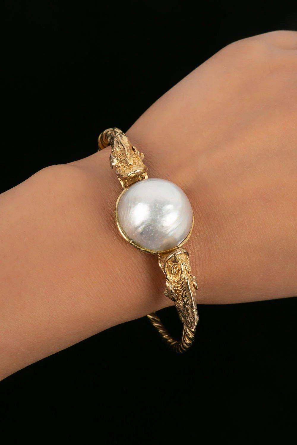 Chanel Golden Metal Bracelet with Pearly Cabochon For Sale 5